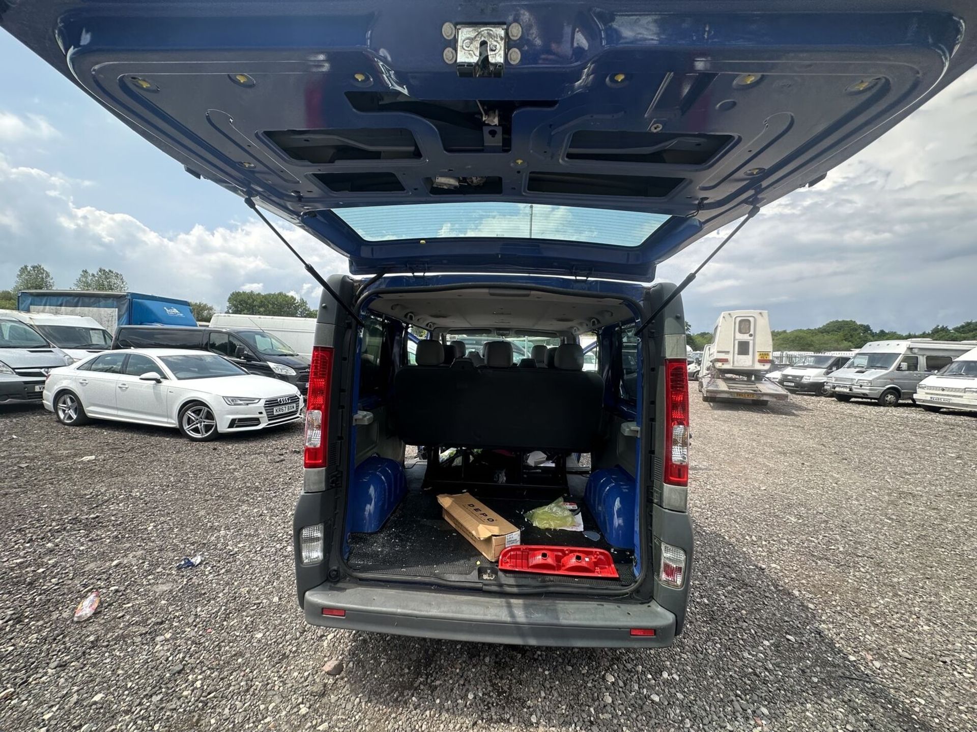 2013 VAUXHALL VIVARO COMBI - - REQUIRES ATTENTION - SEE DESCRIPTION - Image 14 of 20