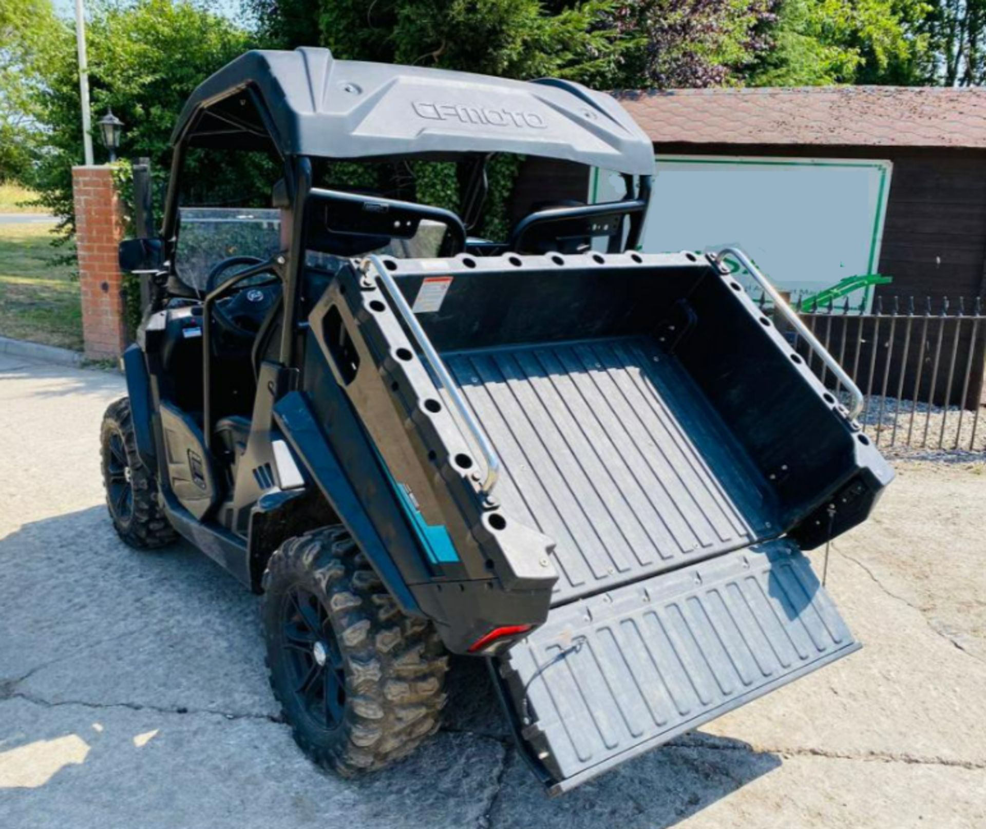 CF MOTO UFORCE 550 UTV BUGGIE * YEAR 2016 , ONLY 351 MILES * C/W REMOTE CONTROL WINCH - Image 5 of 14