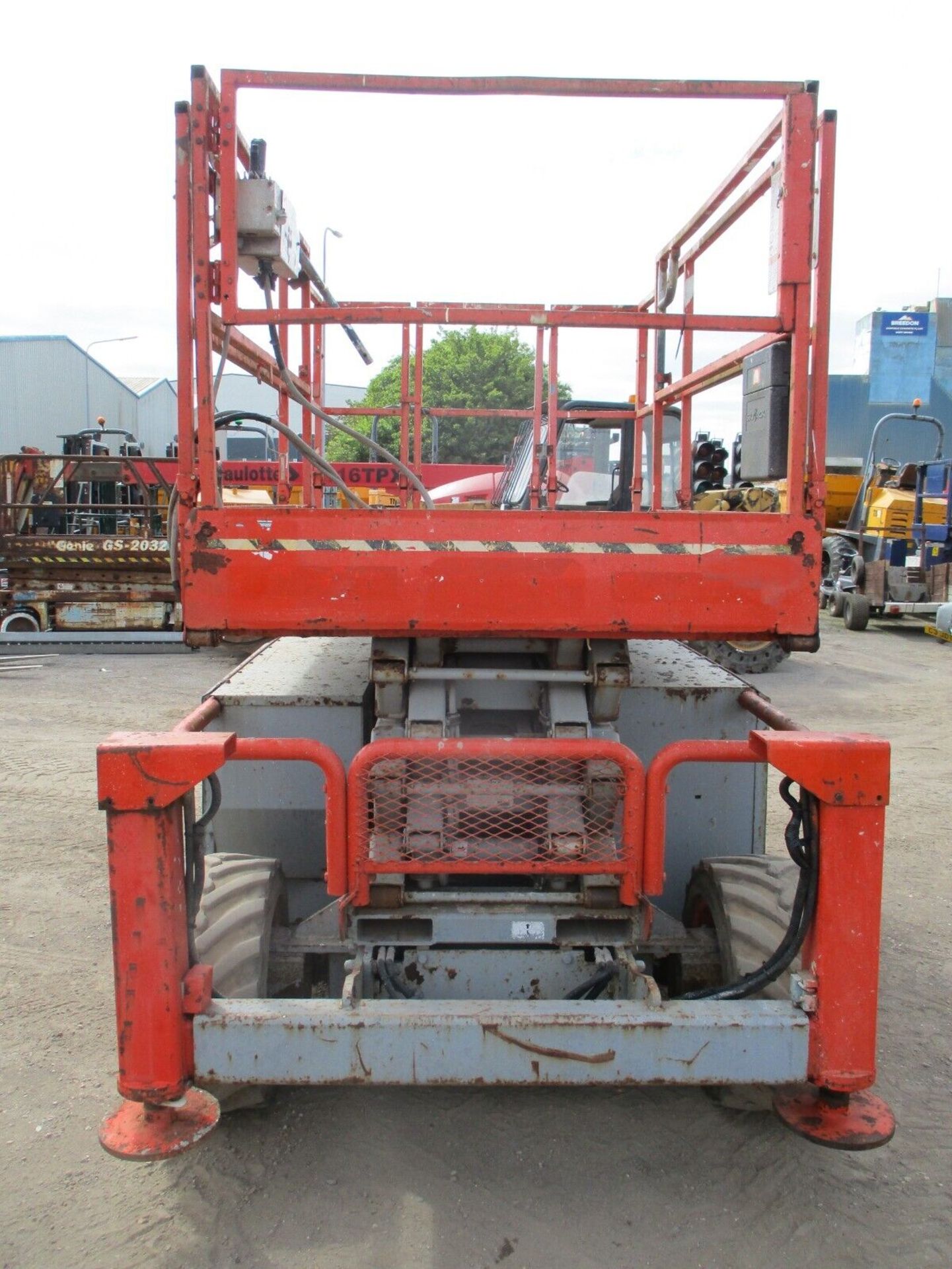 2007 SKYJACK 6832 SCISSOR LIFT ACCESS PLATFORM CHERRY PICKER MEWP GENIE - Image 10 of 11