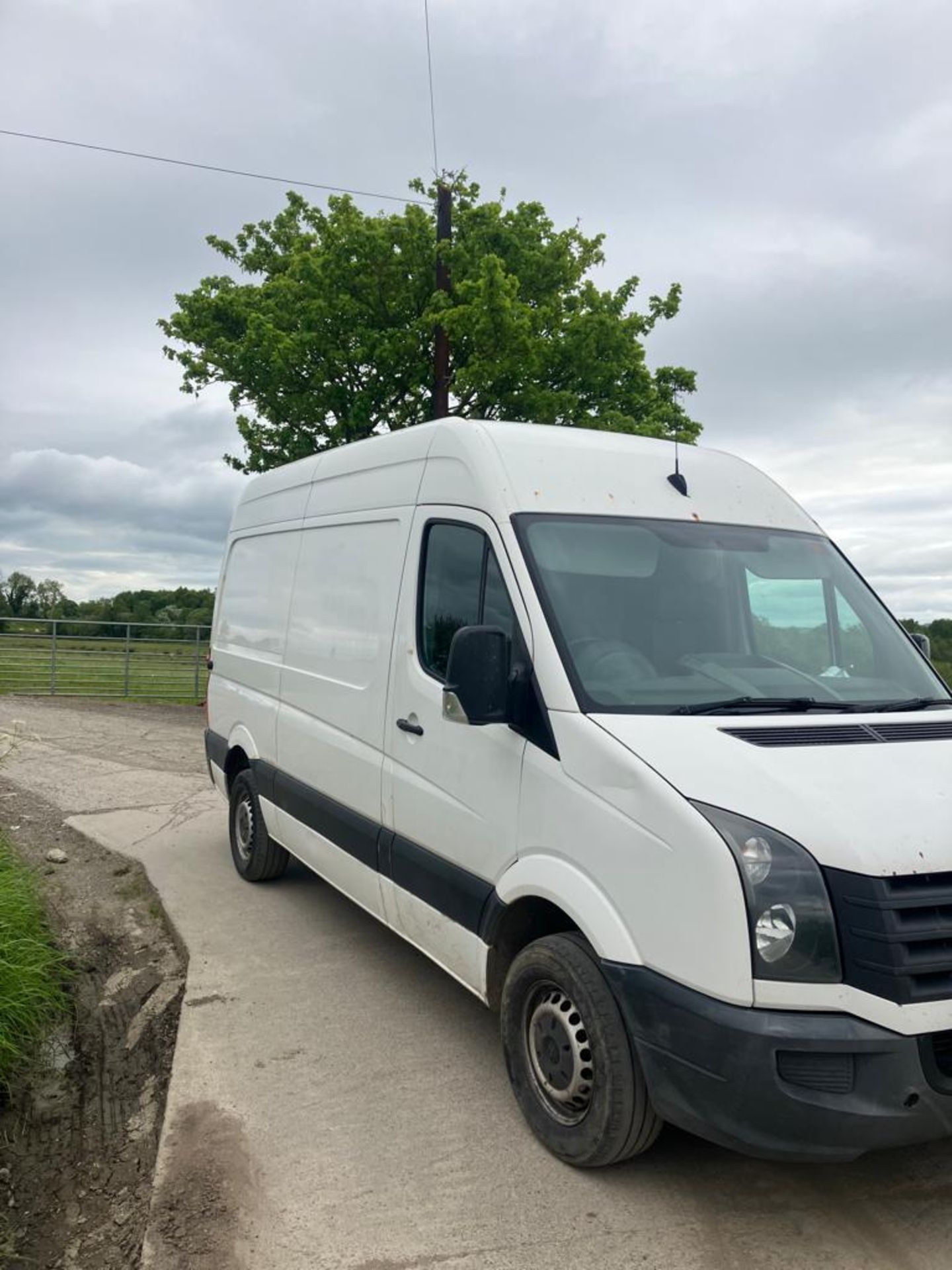 2014 VOLKSWAGEN CRAFTER MWB PANEL VAN - 136 BHP - PLY LINED -TOWBAR