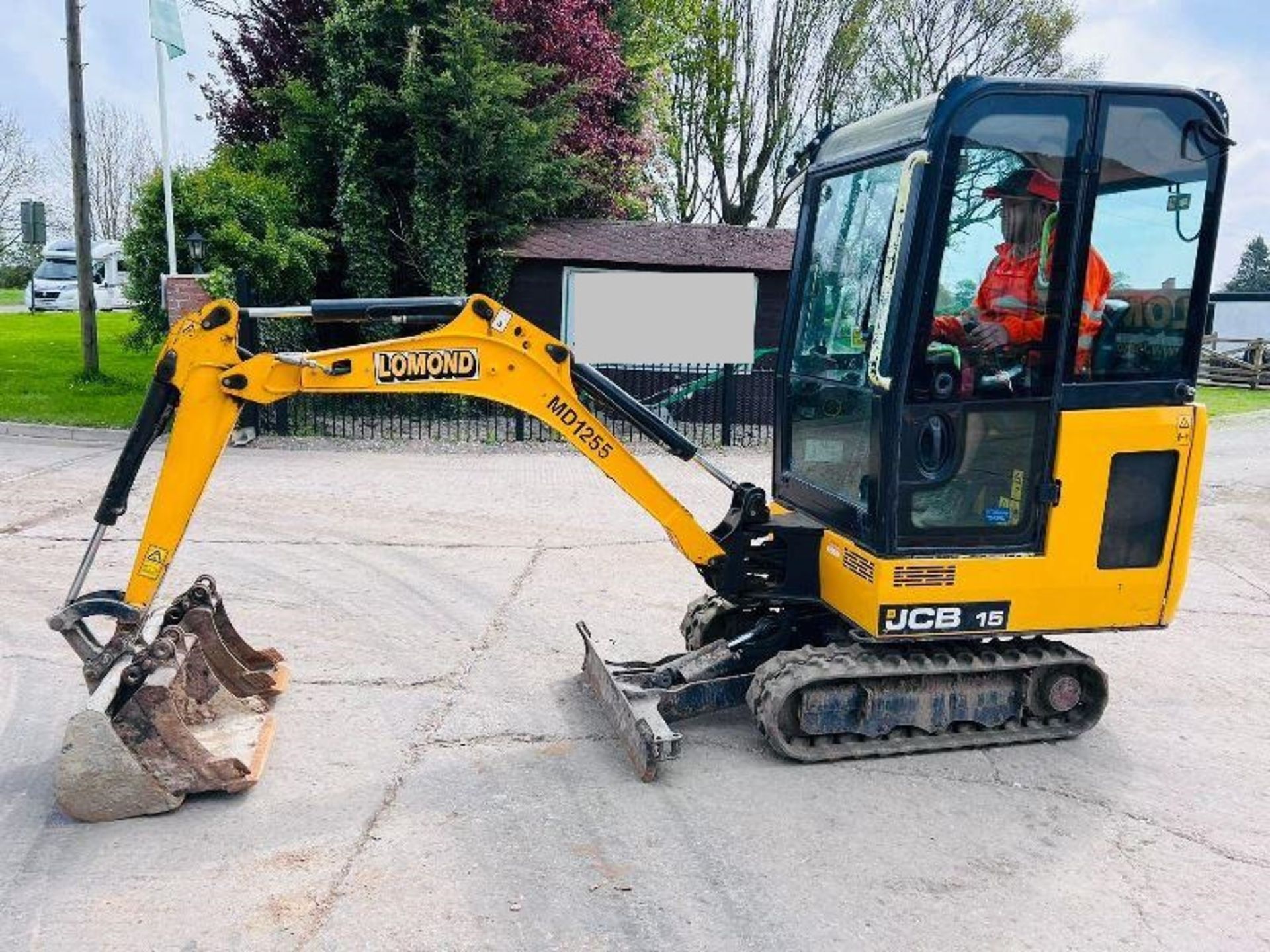 JCB 15 TRACKED EXCAVATOR *YEAR 2018 , CHOICE OF 2* C/W 3 X BUCKETS - Image 11 of 19