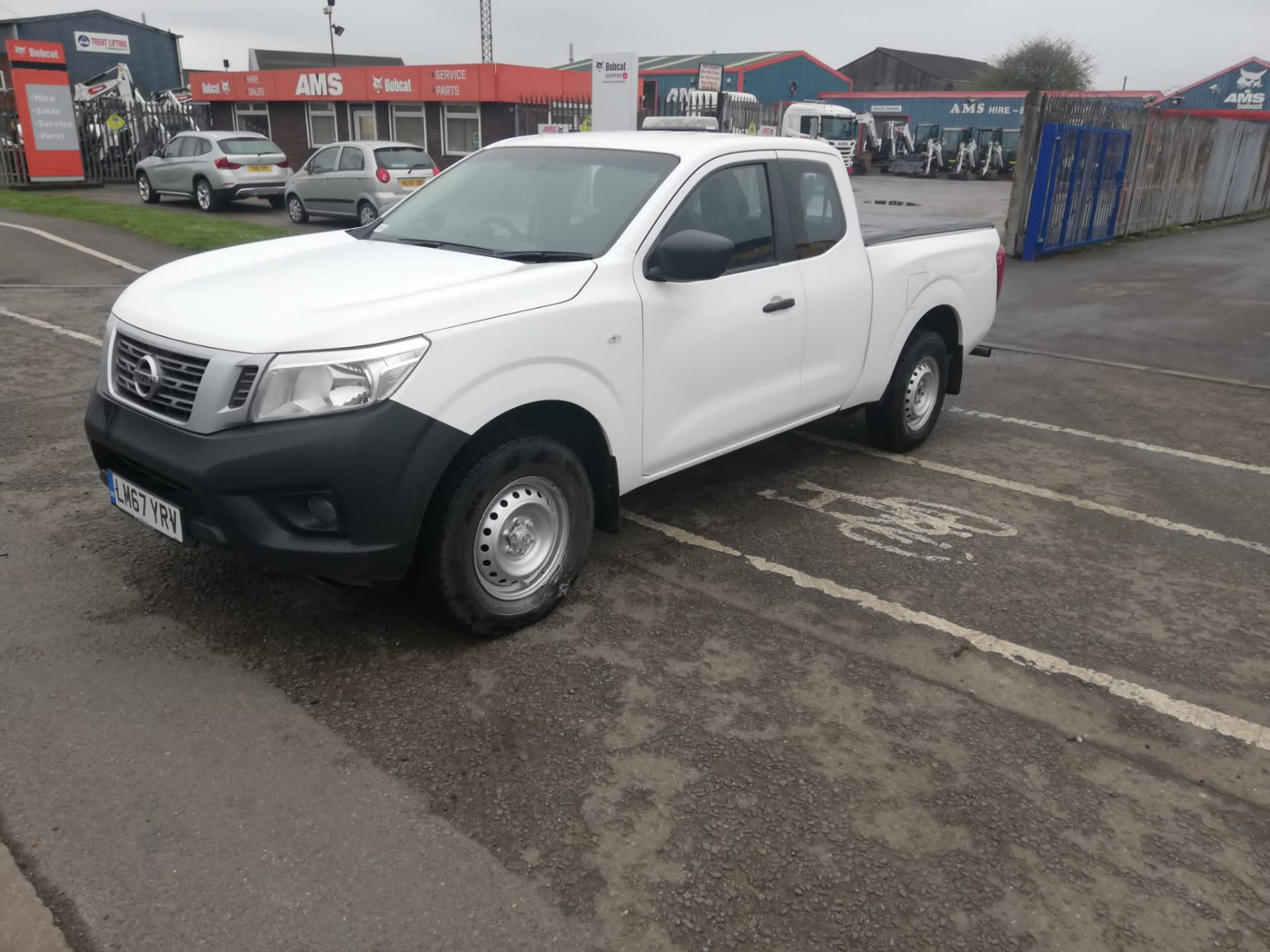 2017 67 NISSAN NAVARA KING CAB 4X4 PICK UP - 100K MILES - FULL DEALER HISTORY - EURO 6 - Image 4 of 10