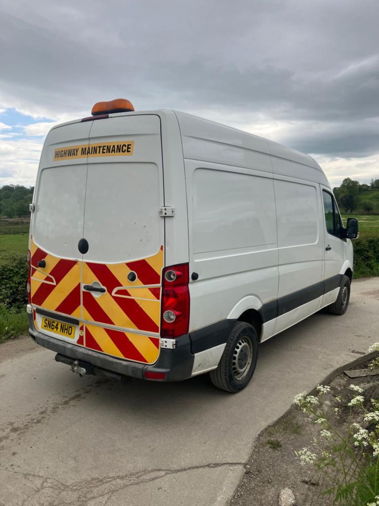 2014 VOLKSWAGEN CRAFTER MWB PANEL VAN - 136 BHP - PLY LINED -TOWBAR - Image 5 of 7