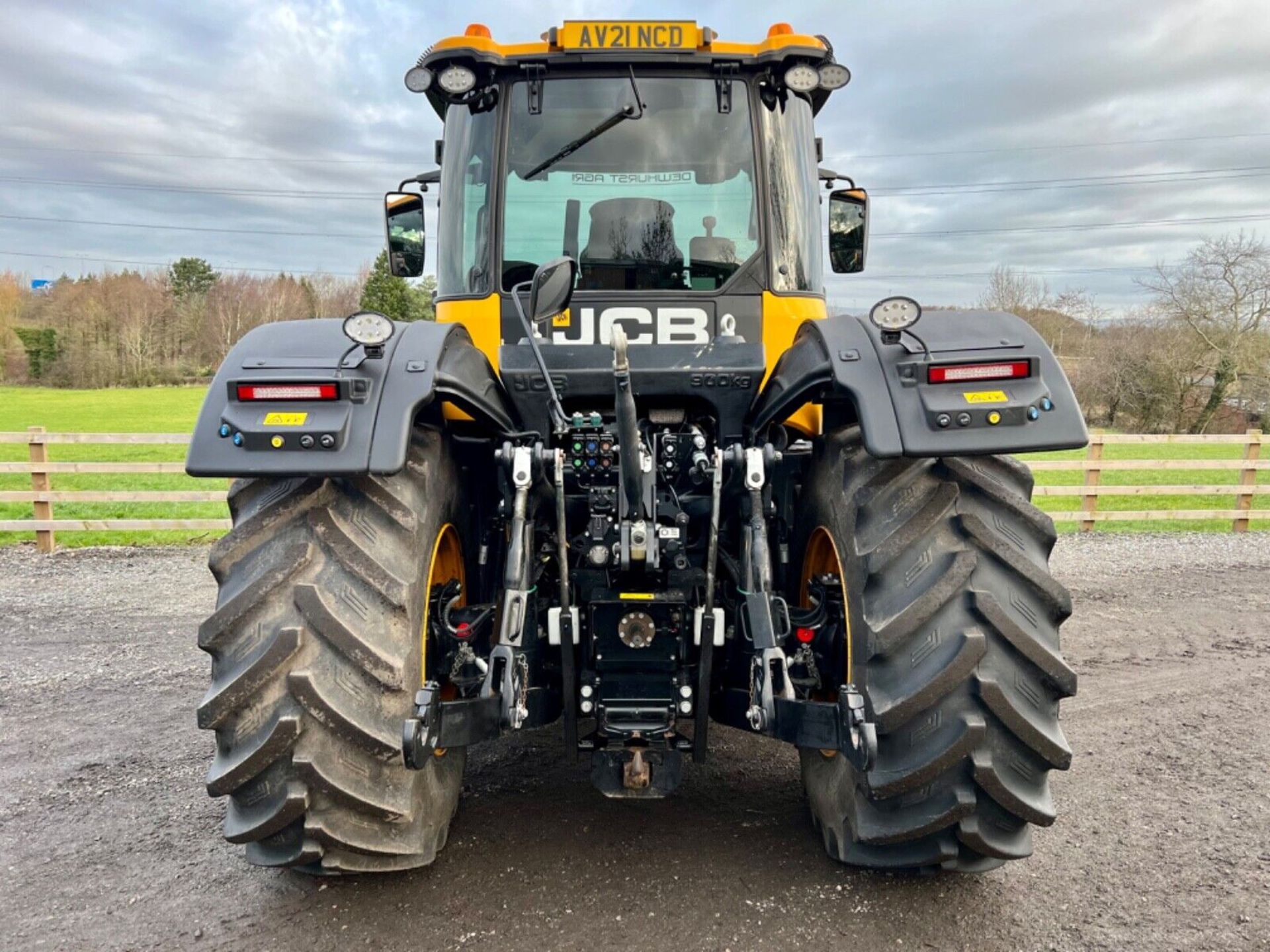 2021 (21) JCB FASTRAC 4220 STAGE V ** FULL SPEC ** LED ROAD LIGHT PACKAGE - Image 6 of 10