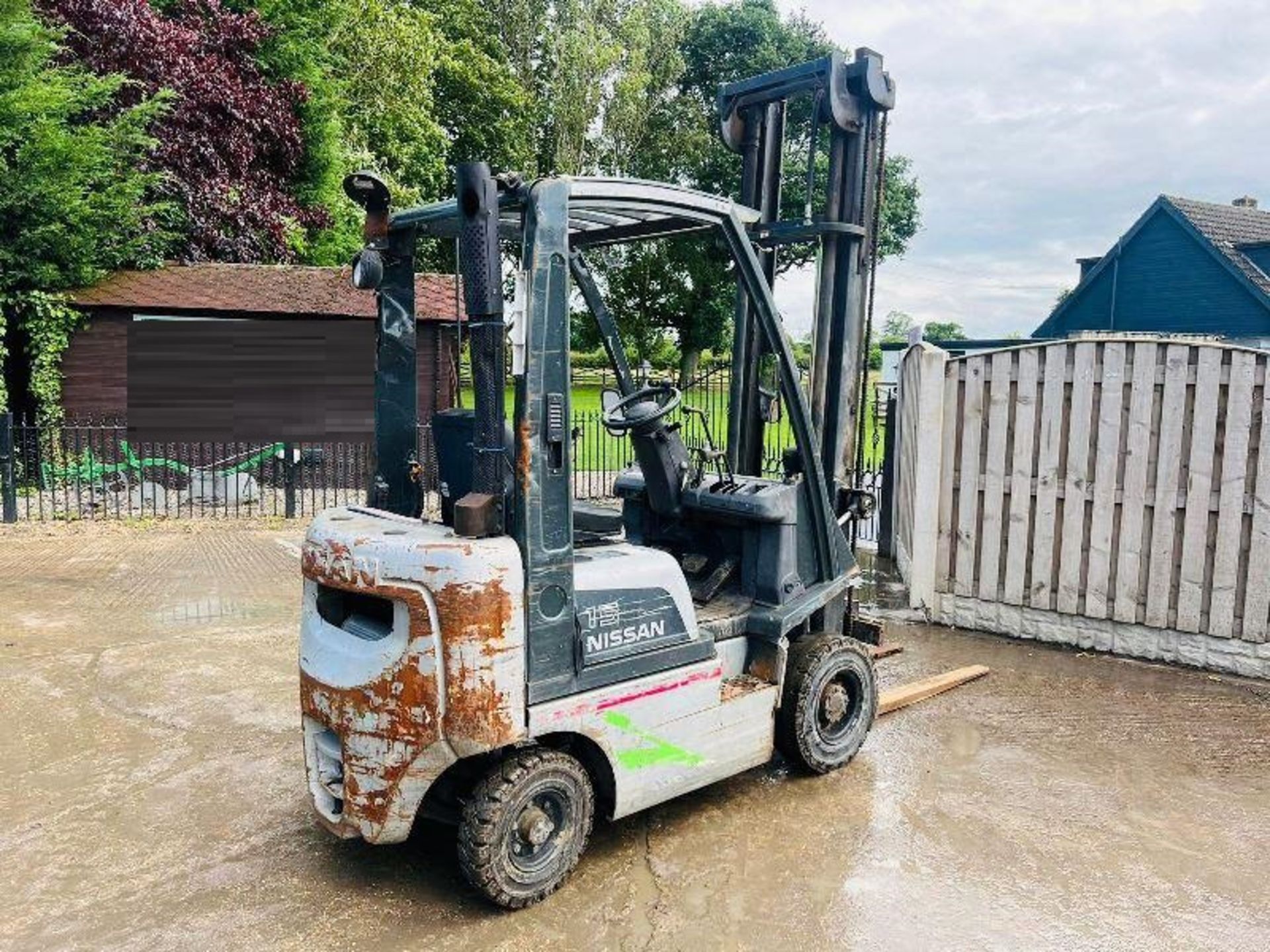 NISSAN 15 DIESEL FORKLIFT *YEAR 2006* C/W 2 STAGE MASK - Image 3 of 12