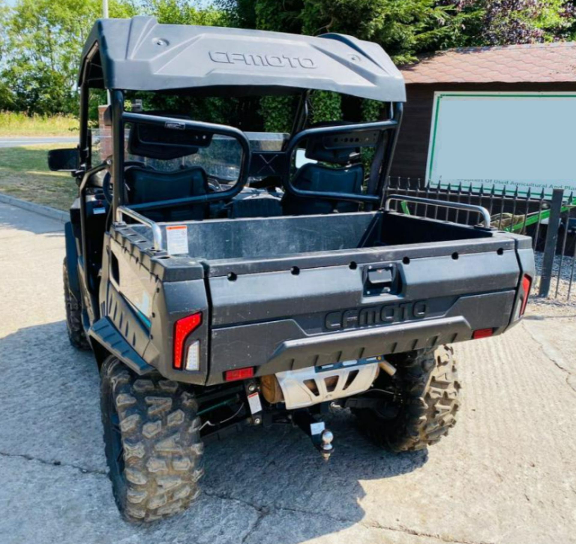 CF MOTO UFORCE 550 UTV BUGGIE * YEAR 2016 , ONLY 351 MILES * C/W REMOTE CONTROL WINCH - Image 2 of 14