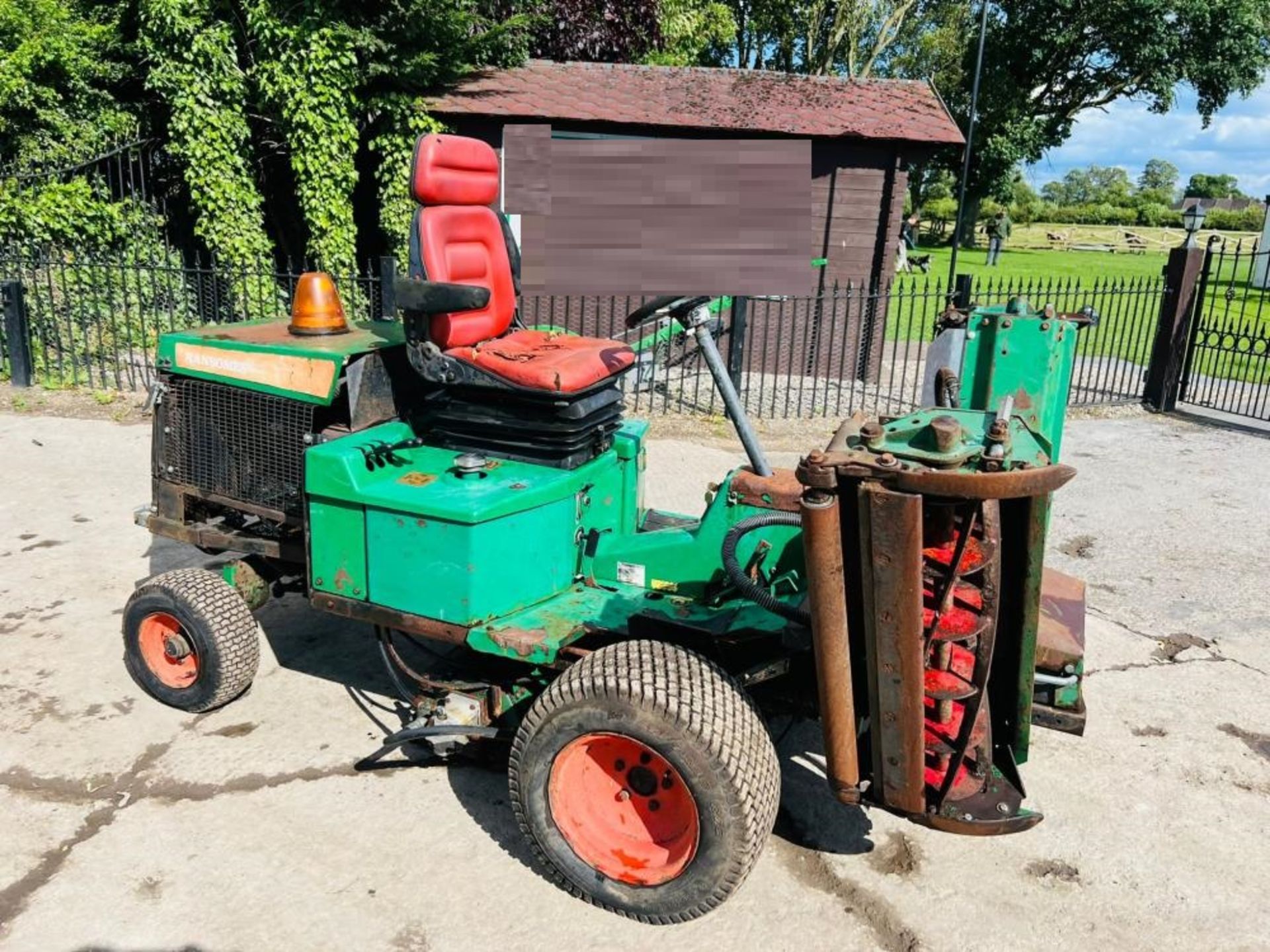 RANDSOME 3 GANG MOWER C/W KUBOTA 3 CYLINDER ENGINE - Image 8 of 9