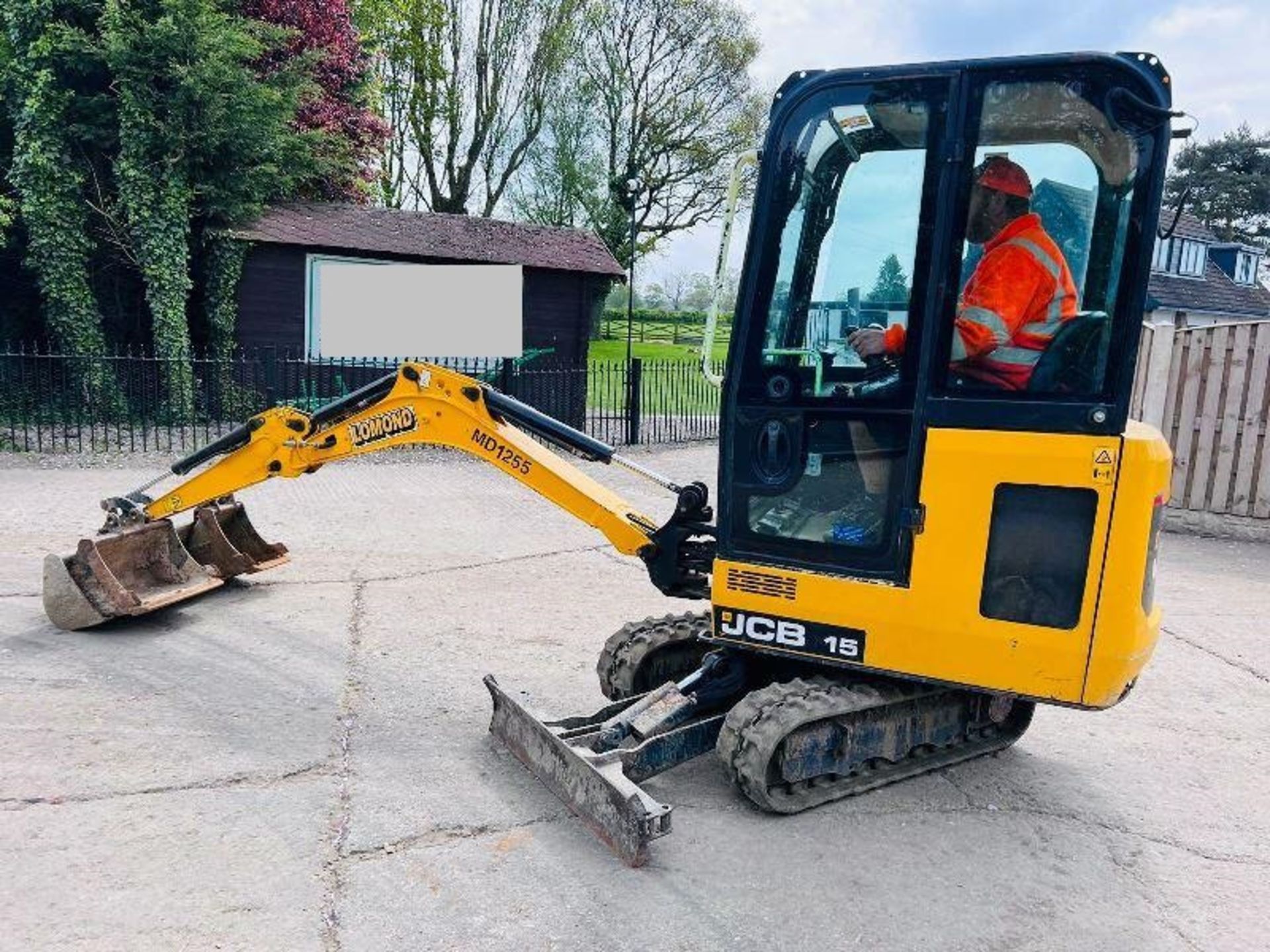 JCB 15 TRACKED EXCAVATOR *YEAR 2018 , CHOICE OF 2* C/W 3 X BUCKETS - Image 18 of 19