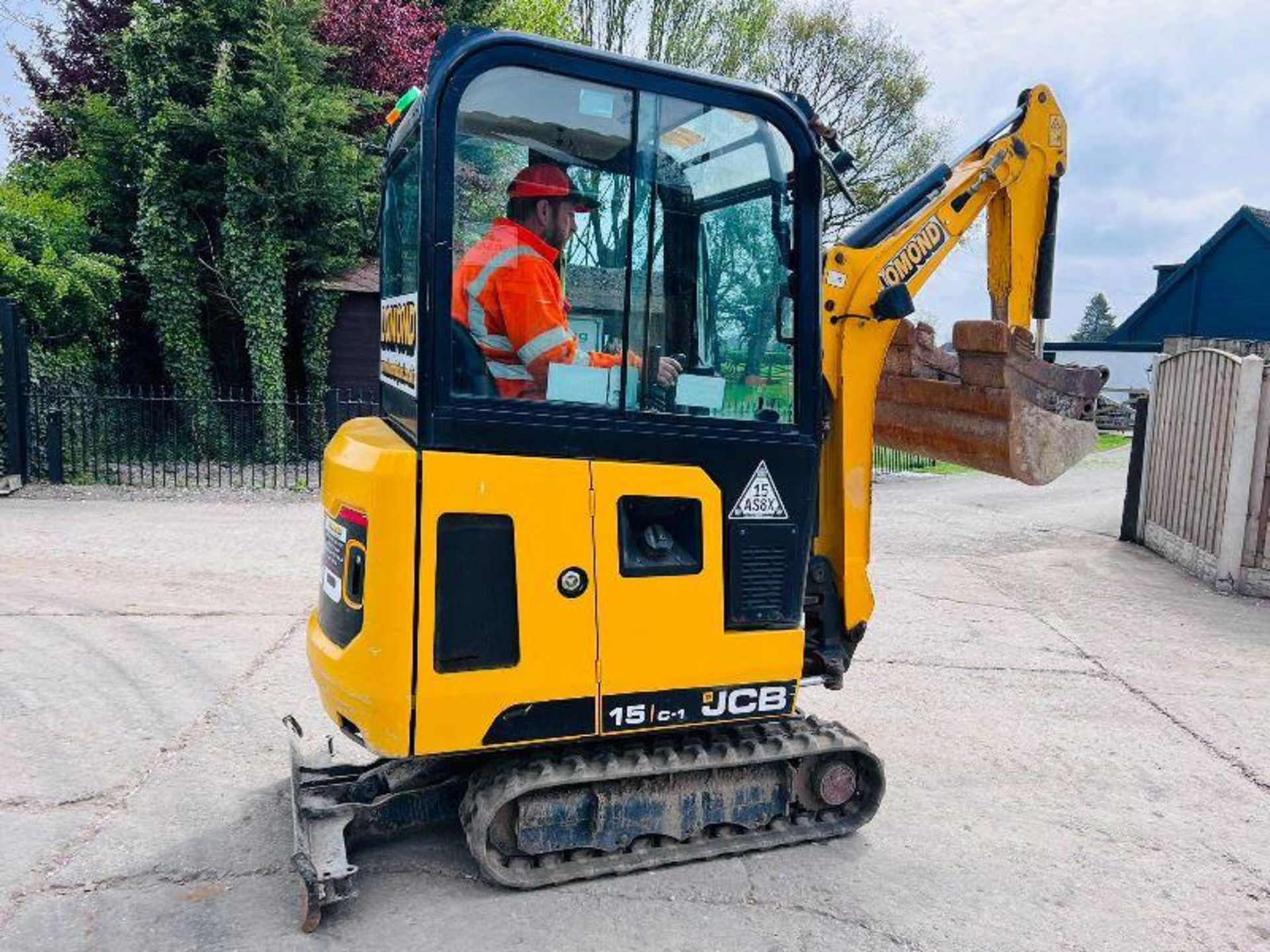 JCB 15 TRACKED EXCAVATOR *YEAR 2018 , CHOICE OF 2* C/W 3 X BUCKETS - Image 5 of 19