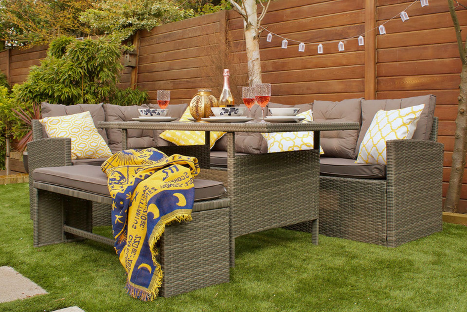 NEW 10-SEATER RATTAN DINING SOFA GARDEN FURNITURE SET - GREY - Image 5 of 5