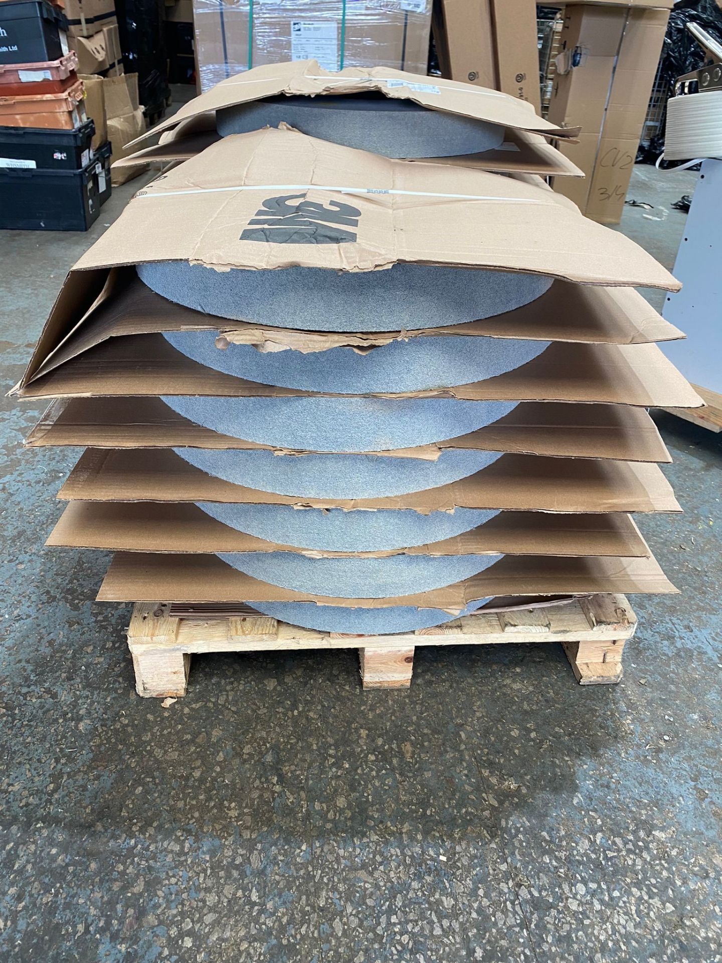 PALLET OF LARGE 3M SCOTCH-BRITE ABRASIVE DEBURRING WHEELS INDUSTRIAL TOOLS