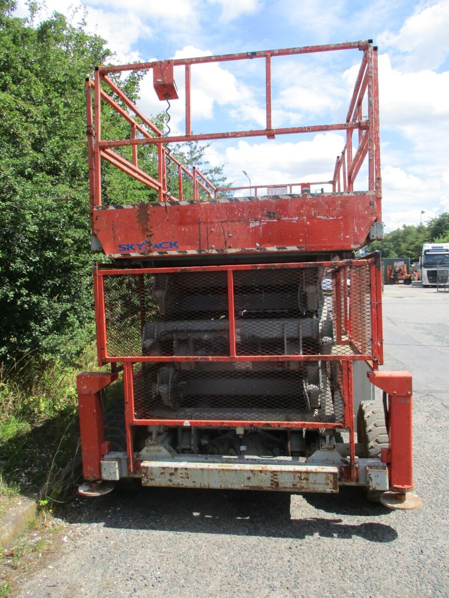 2007 SKYJACK 9250 SCISSOR LIFT ACCESS PLATFORM CHERRY PICKER MEWP GENIE - Bild 14 aus 15