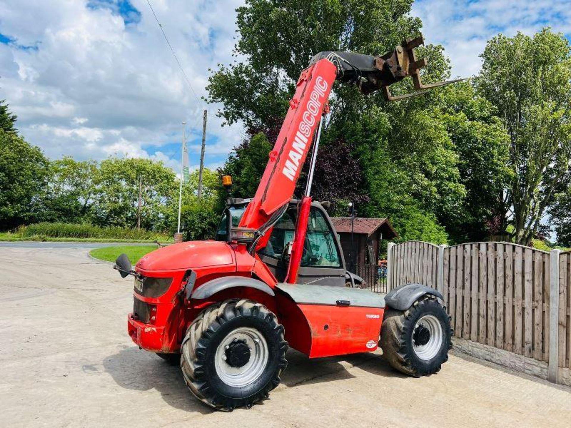 MANITOU MLT627T 4WD TELEHANDLER C/W PALLET TINES - Image 11 of 18