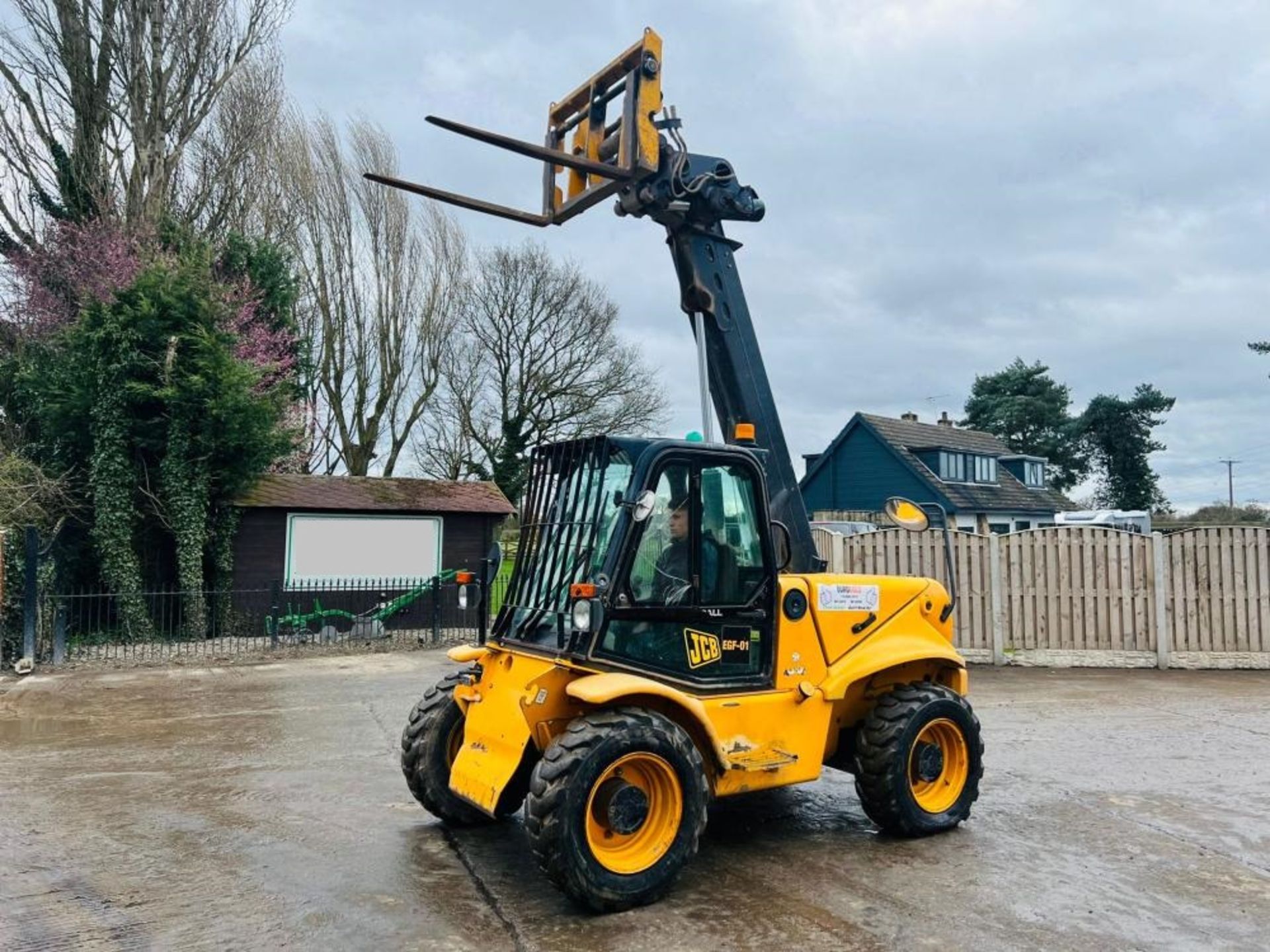 JCB 520-50 4WD TELEHANDLER * YEAR 2013 , ROAD REGISTERED