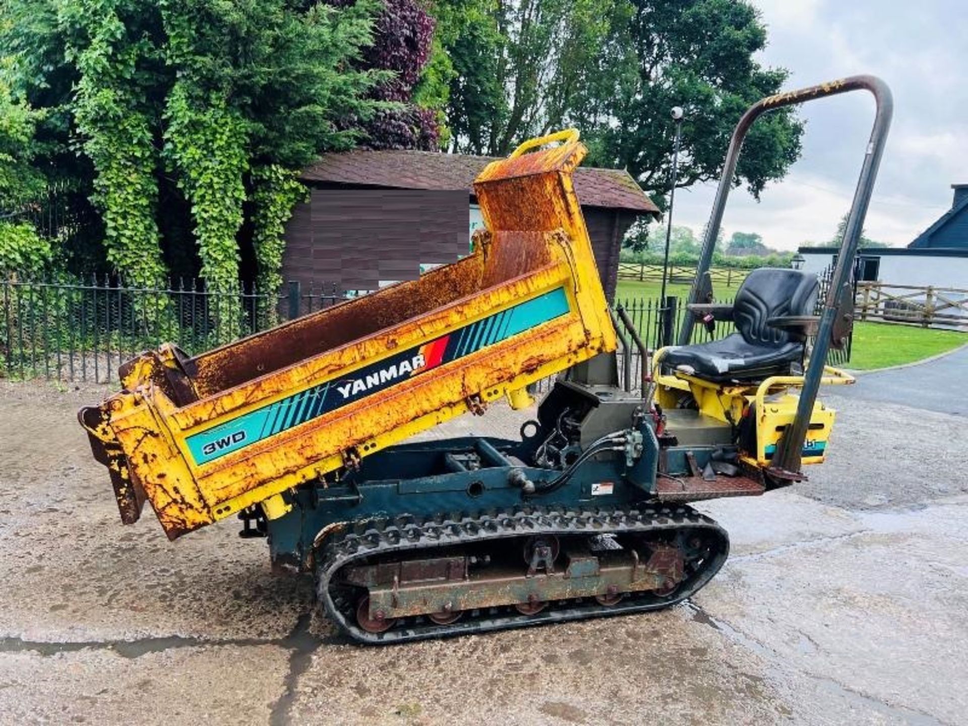 YANMAR C10R TRACKED DUMPER *849 HOURS* C/W 3 WAY TIP & ROLE BAR - Image 15 of 18