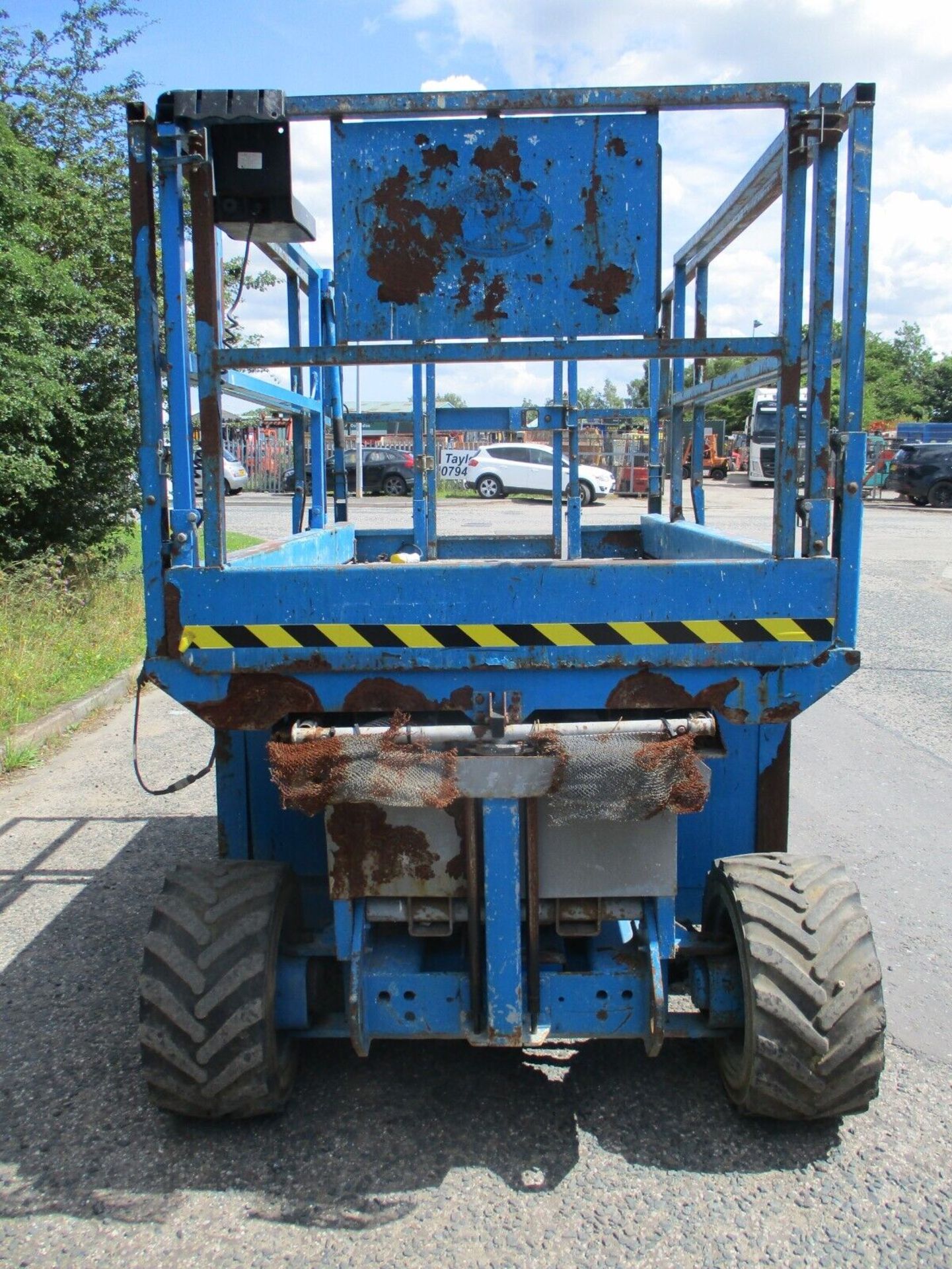 2006 GENIE GS 2668 SCISSOR LIFT ACCESS PLATFORM CHERRY PICKER MEWP UPRIGHT 4X4 - Image 9 of 11