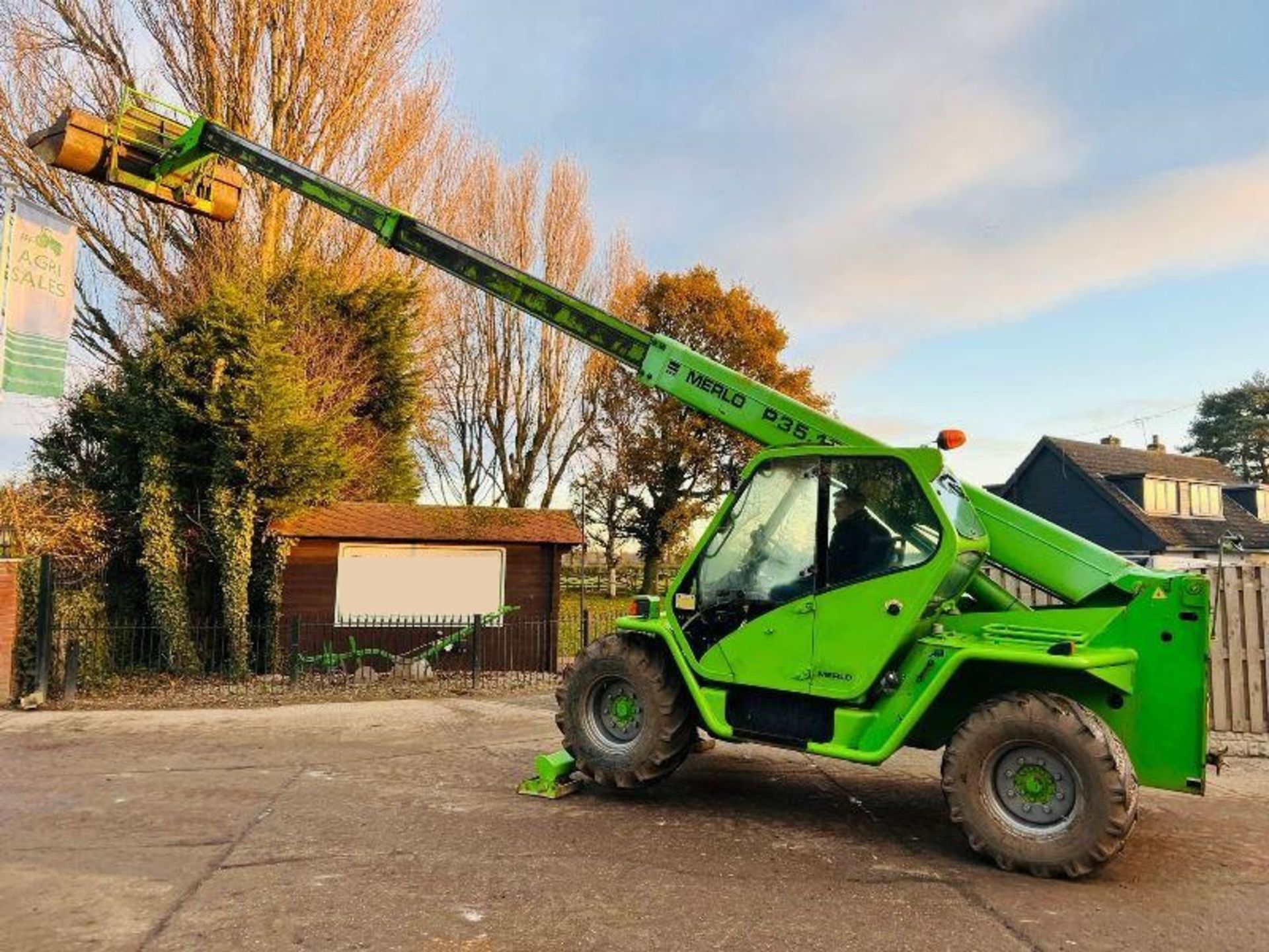 MERLO P35.12K 4WD TELEHANDLER C/W BUCKET & PALLET TINES - Image 7 of 11