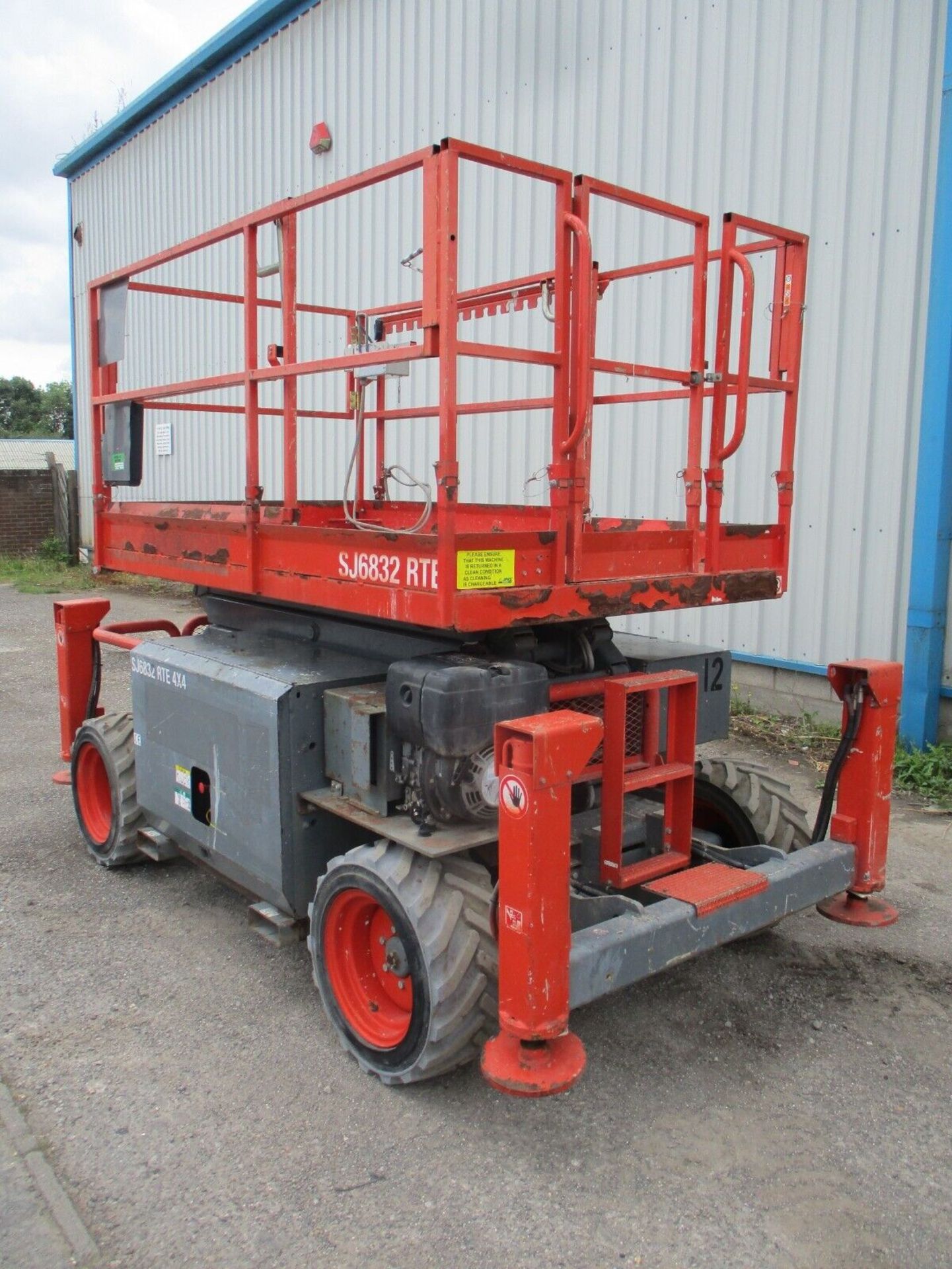 2014 SKYJACK 6832 RTE SCISSOR LIFT ACCESS PLATFORM CHERRY PICKER ELECTRIC DIESEL - Bild 13 aus 15