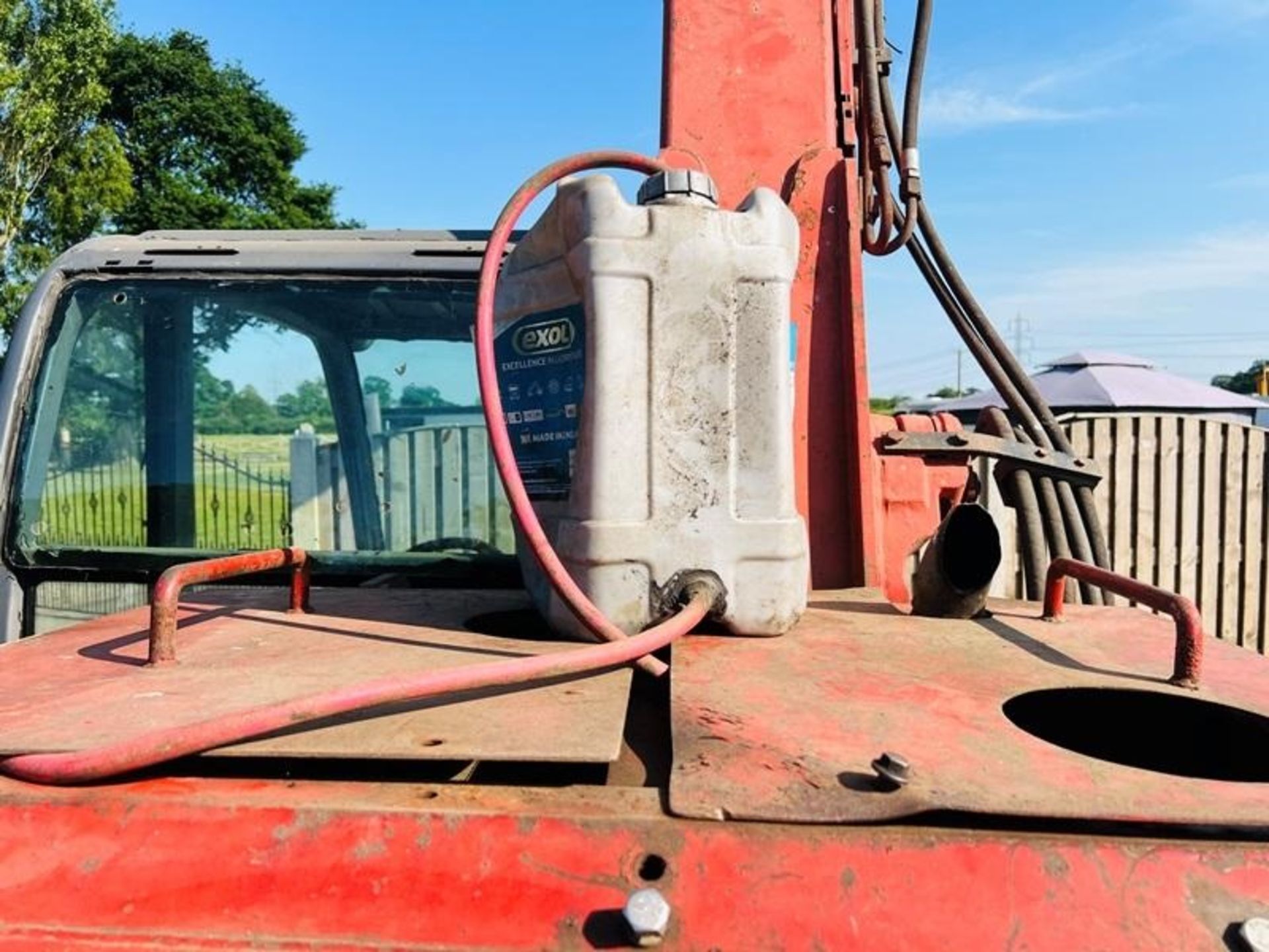 MANITOU MLT523 4WD TELEHANDLER C/W BUCKET - Image 11 of 12