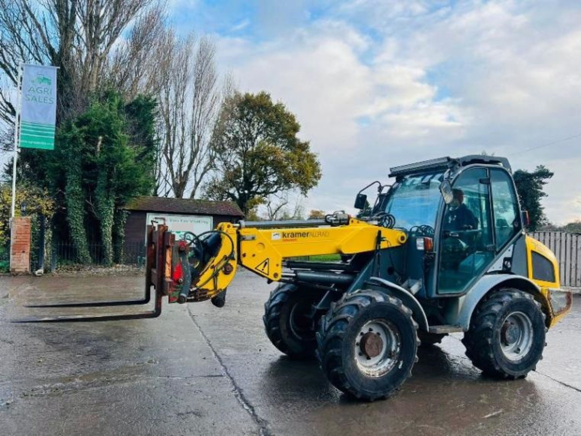 KRAMER 750T 4WD TELEHANDLER C/W QUICK HITCH & TELESCOPIC BOOM - Image 8 of 10