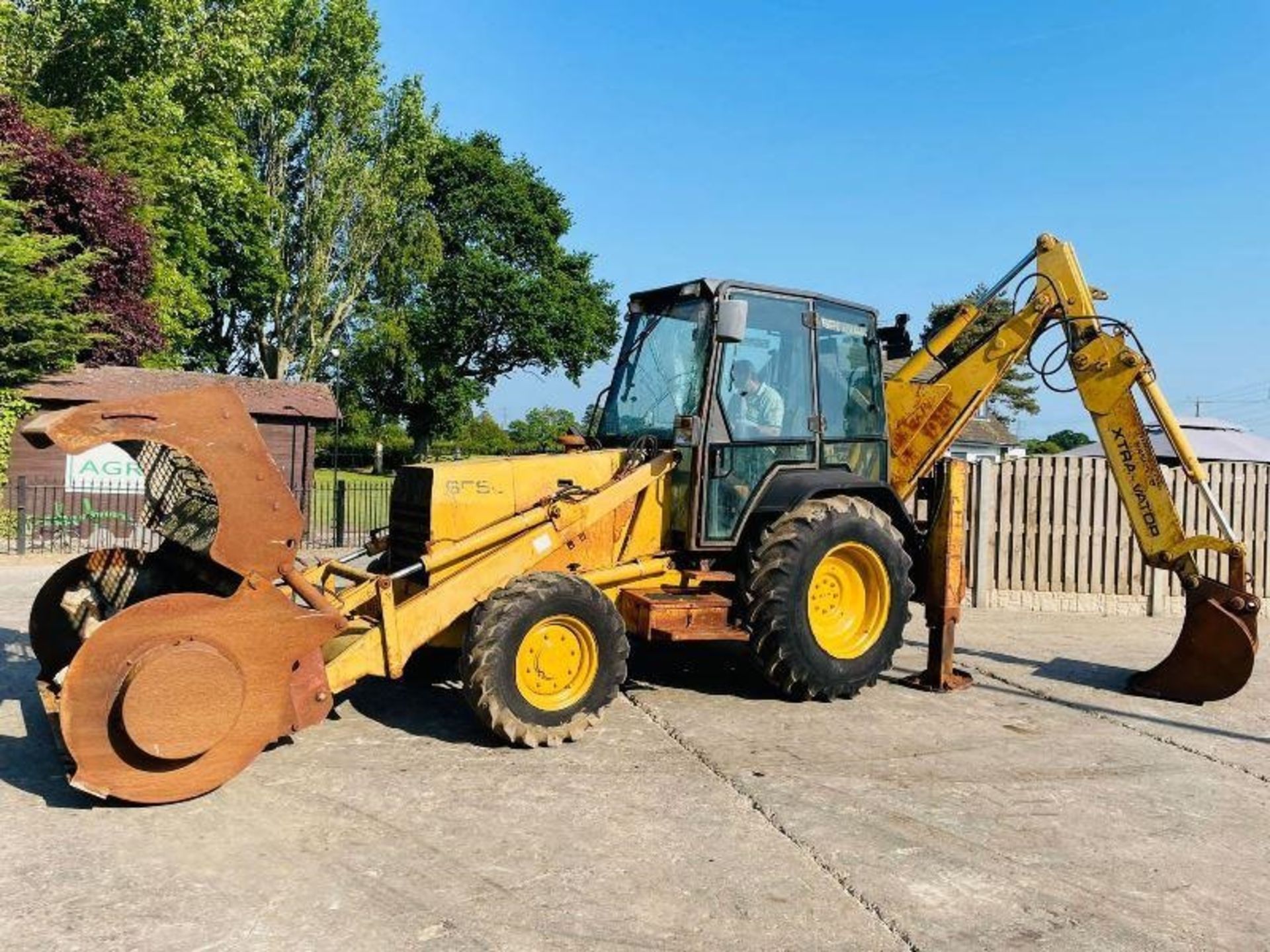 FORD NEW HOLLAND 655C 4WD BACKHOE C/W EXTENDING DIG & CEMENT MIXER BUCKET - Image 3 of 15