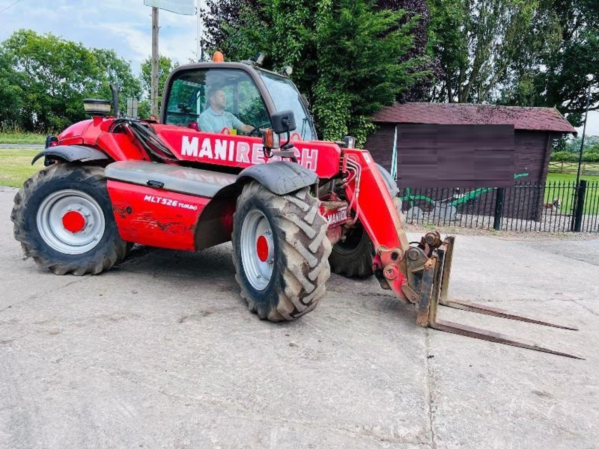 MANITOU MLT526T 4WD TELEHANDLER C/W PALLET TINES - Image 11 of 18