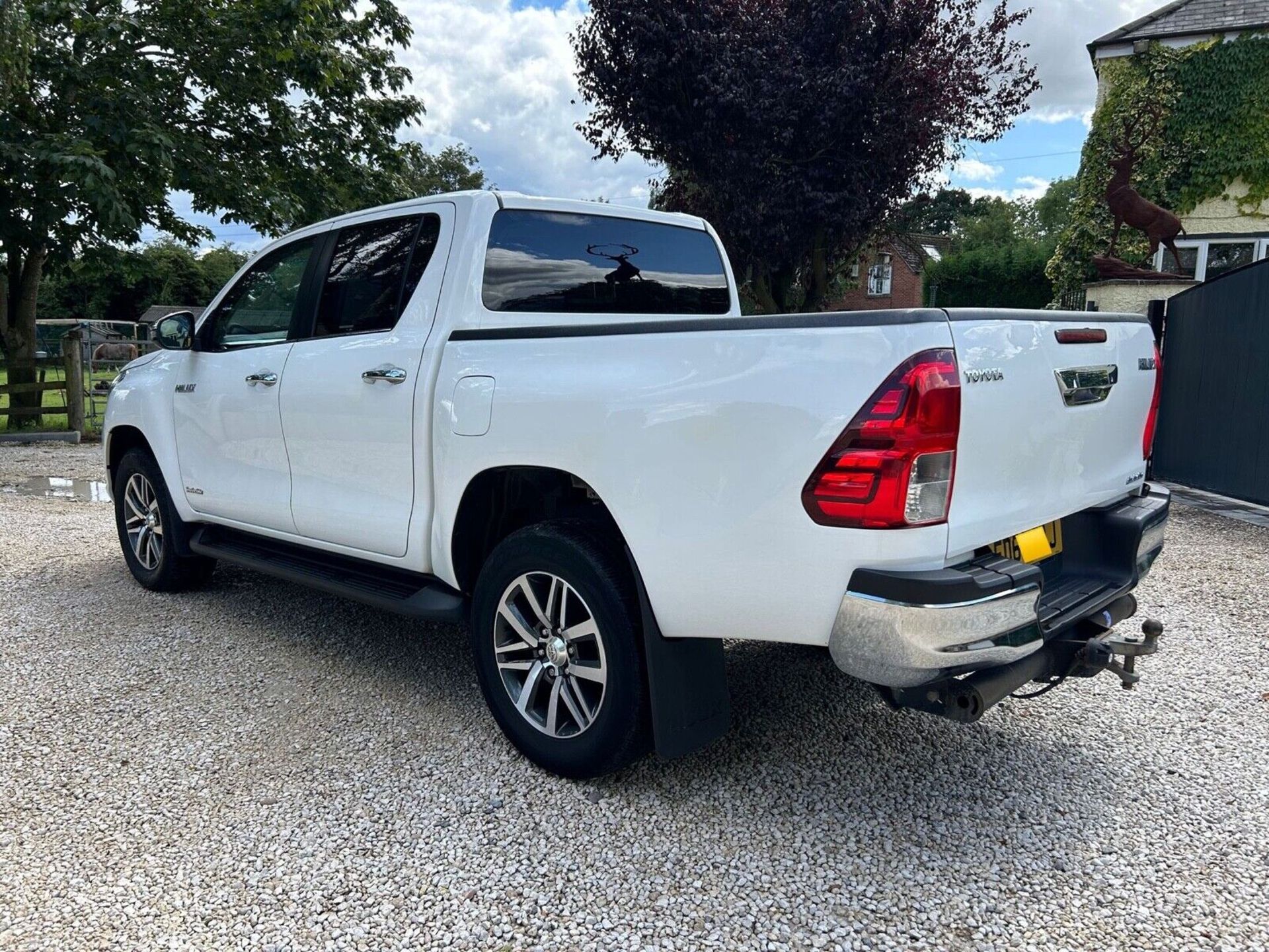 2020 TOYOTA HILUX INVINCIBLE D4-D - Bild 4 aus 9