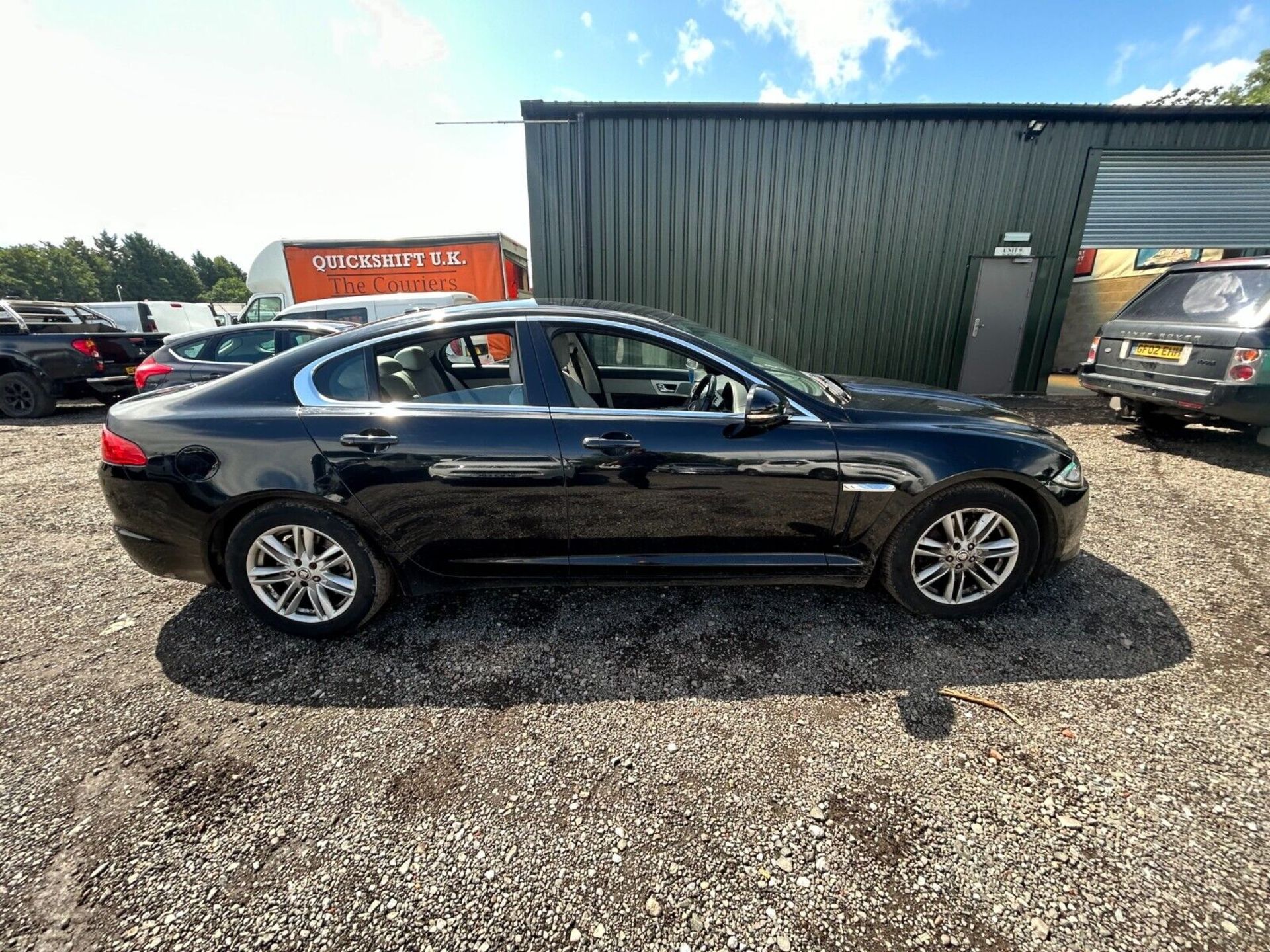 2012 JAGUAR XF LUXURY AUTOMATIC SWB SALOON 5 DOOR STARTS AND DRIVES - Image 4 of 15