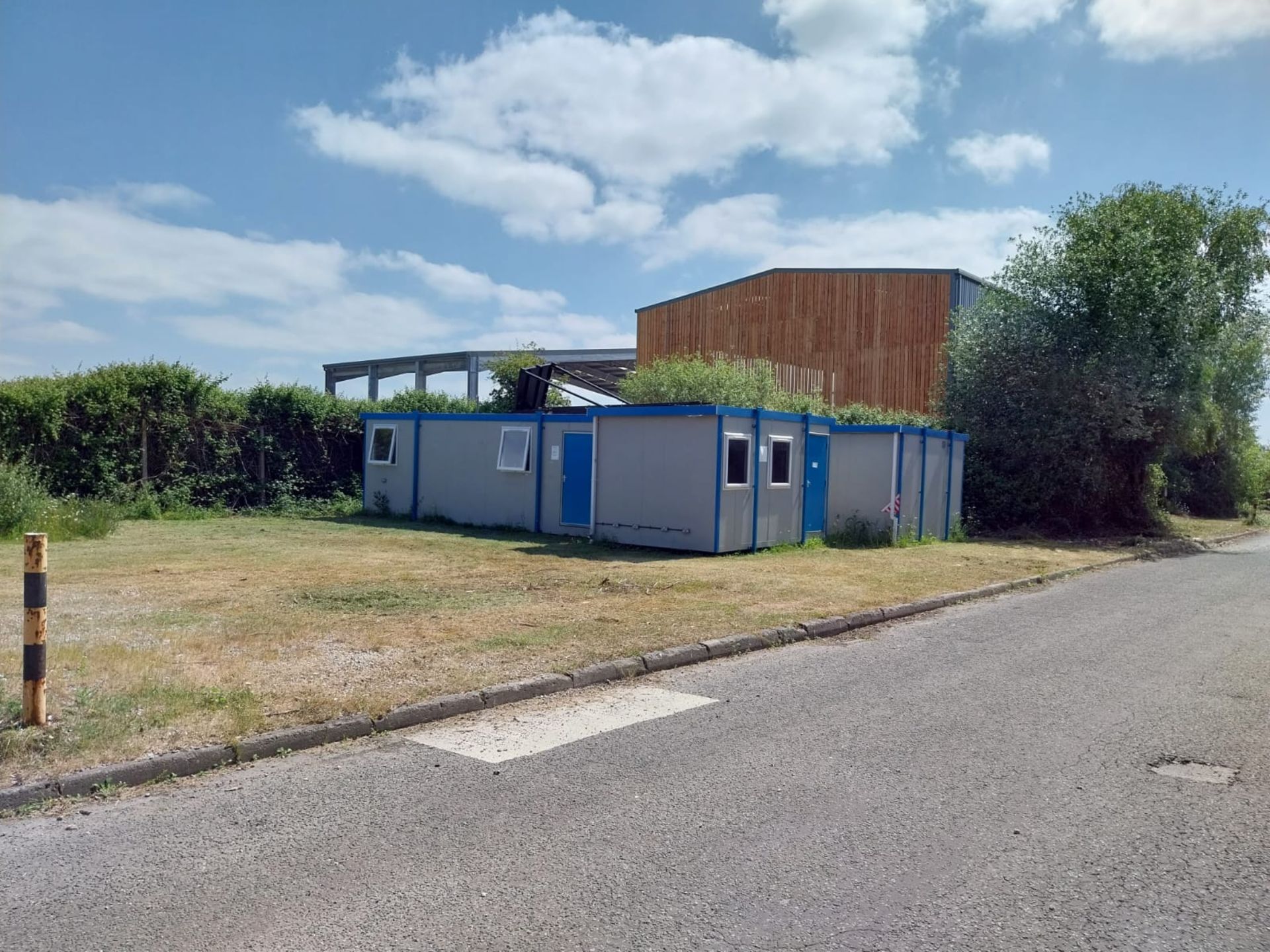 PORTABLE TOILET CABIN 12FT X 9FT - Image 6 of 6