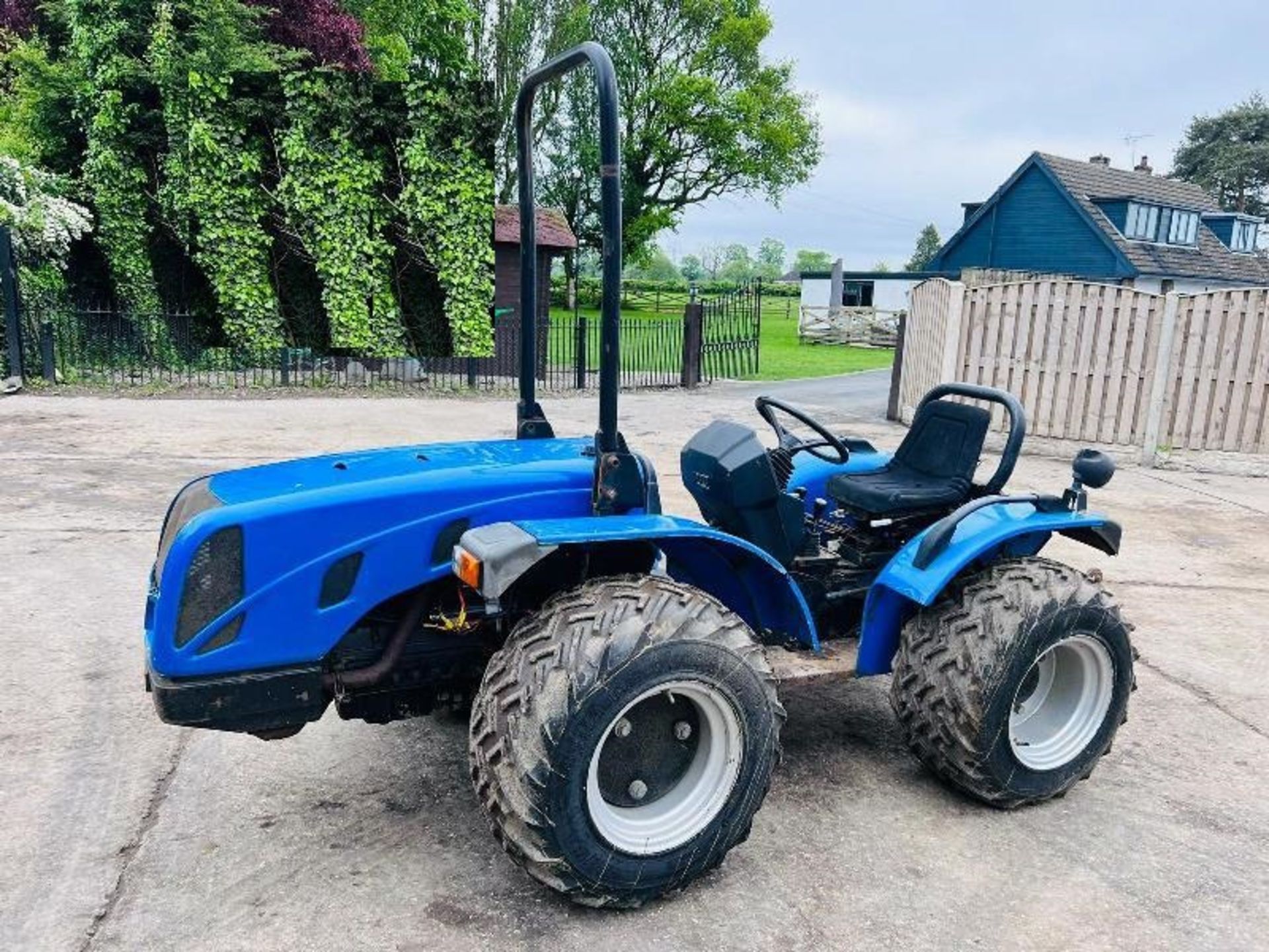 LANDINI 500LE 4WD COMPACT TRACTOR C/W FORWARDS AND REVERSE DUAL DRIVE - Image 17 of 24