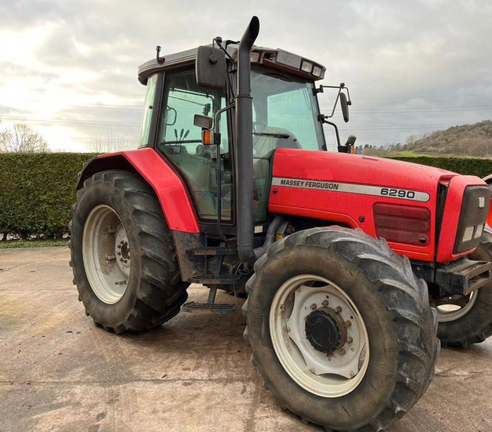 2000 MASSEY FERGUSON 6290 TRACTOR - 6775 HOURS