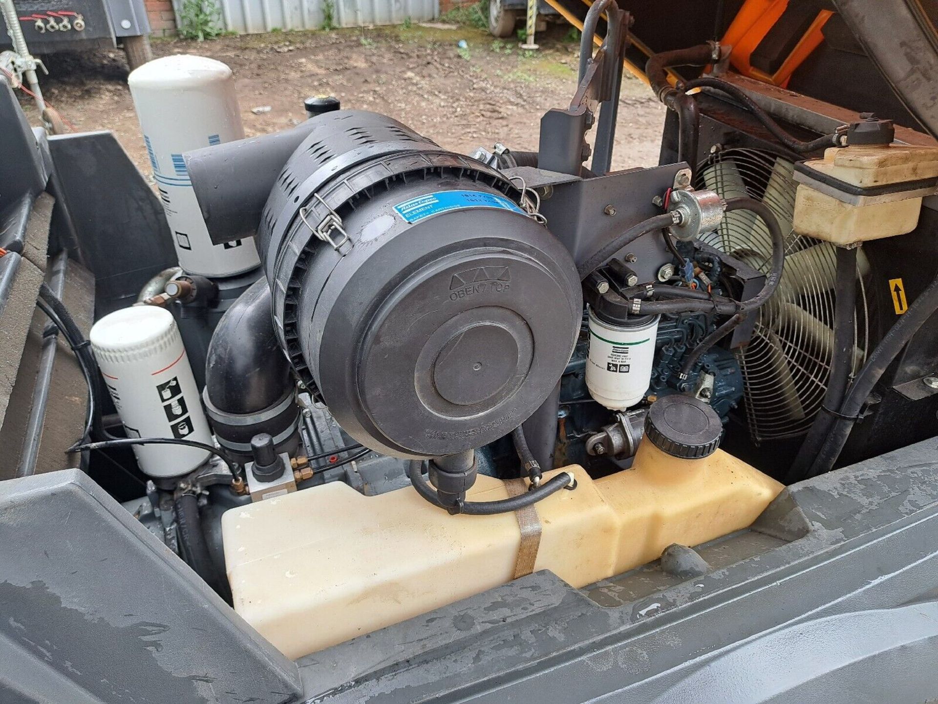 ATLAS COPCO XAS 67 DIESEL ROAD TOW COMPRESSOR LOW HOURS - Image 7 of 8