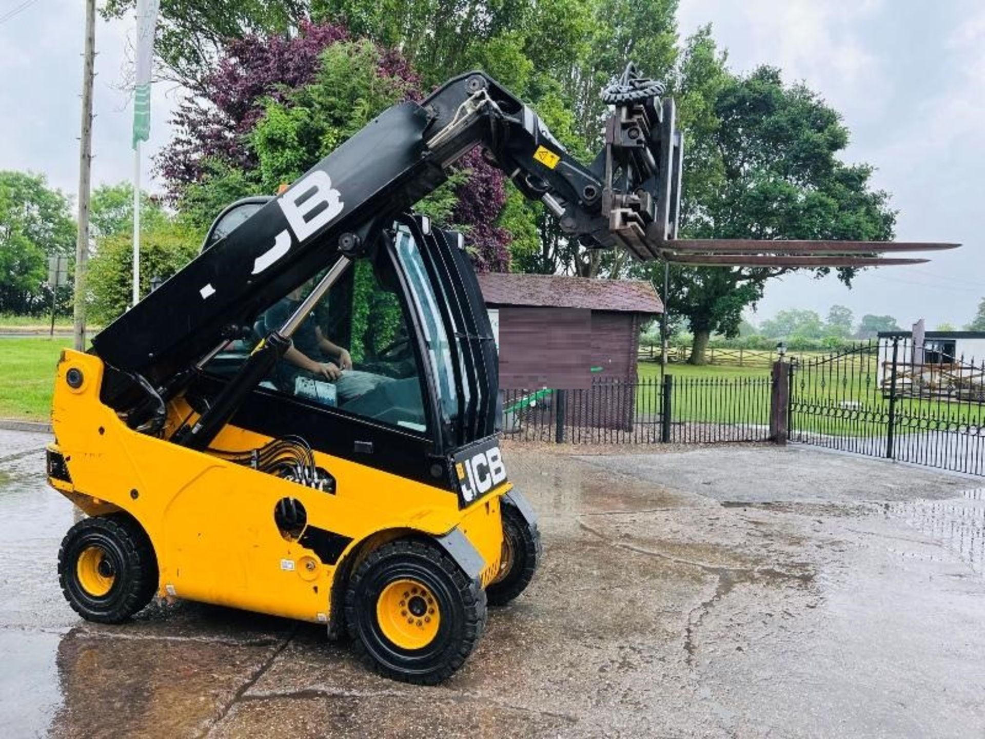 JCB TLT25G TELETRUCK * YEAR 2017 * C/W PALLET TINES - Image 5 of 18