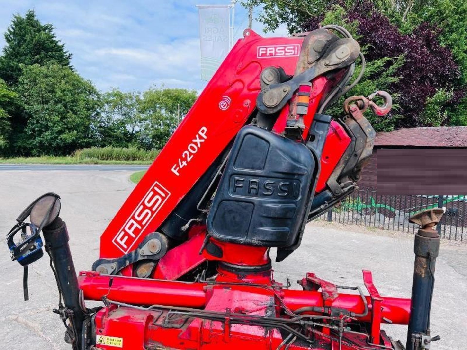 FASSI F420XP REMOTE CONTROL CRANE *YEAR 2008* C/W 4 X HYDRAULIC SUPPORT LEGS - Image 11 of 20