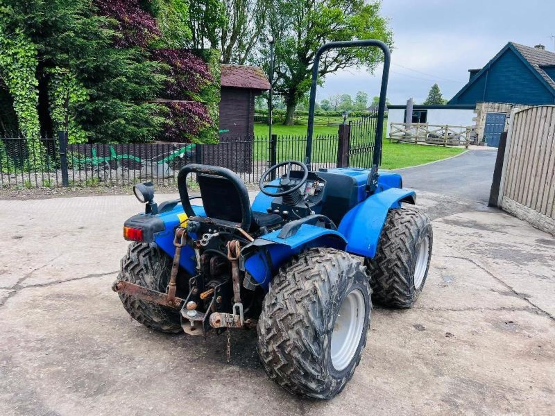 LANDINI 500LE 4WD COMPACT TRACTOR C/W FORWARDS AND REVERSE DUAL DRIVE - Image 15 of 24