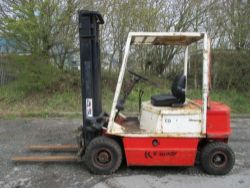 KALMAR COD 2.5 TON DIESEL FORK LIFT FORKLIFT TRUCK STACKER