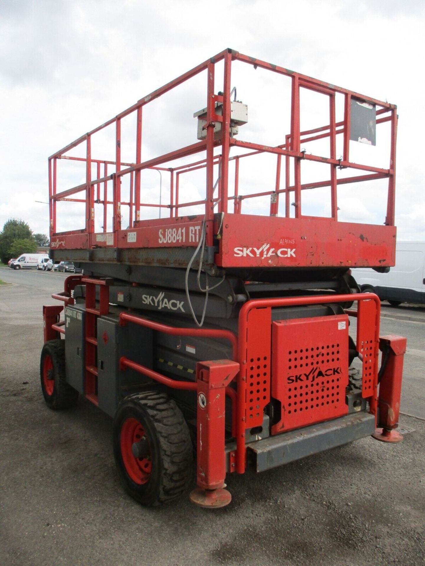 2014 SKYJACK 8841 SCISSOR LIFT ACCESS PLATFORM CHERRY PICKER MEWP GENIE DELIVERY - Image 9 of 13