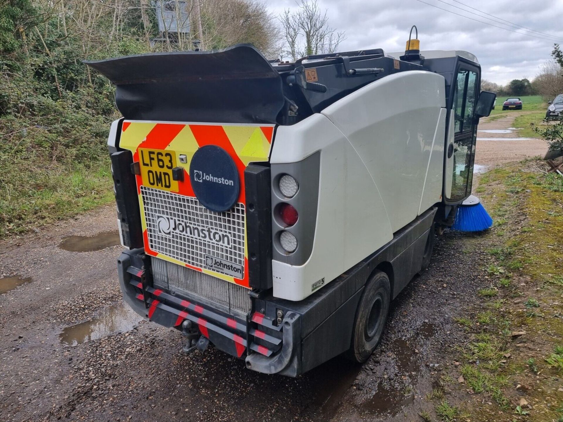 2014 JOHNSTON CX201 PRECINCT ROAD SWEEPER AIR CON - Image 5 of 5