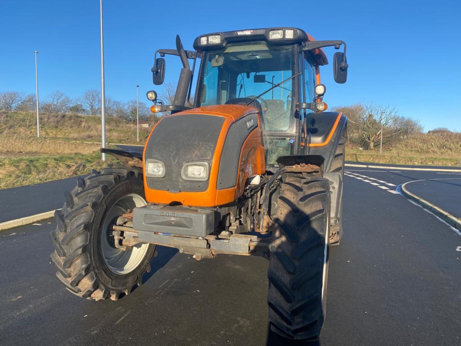 VALTRA N101 TRACTOR - 2013 - Image 3 of 9