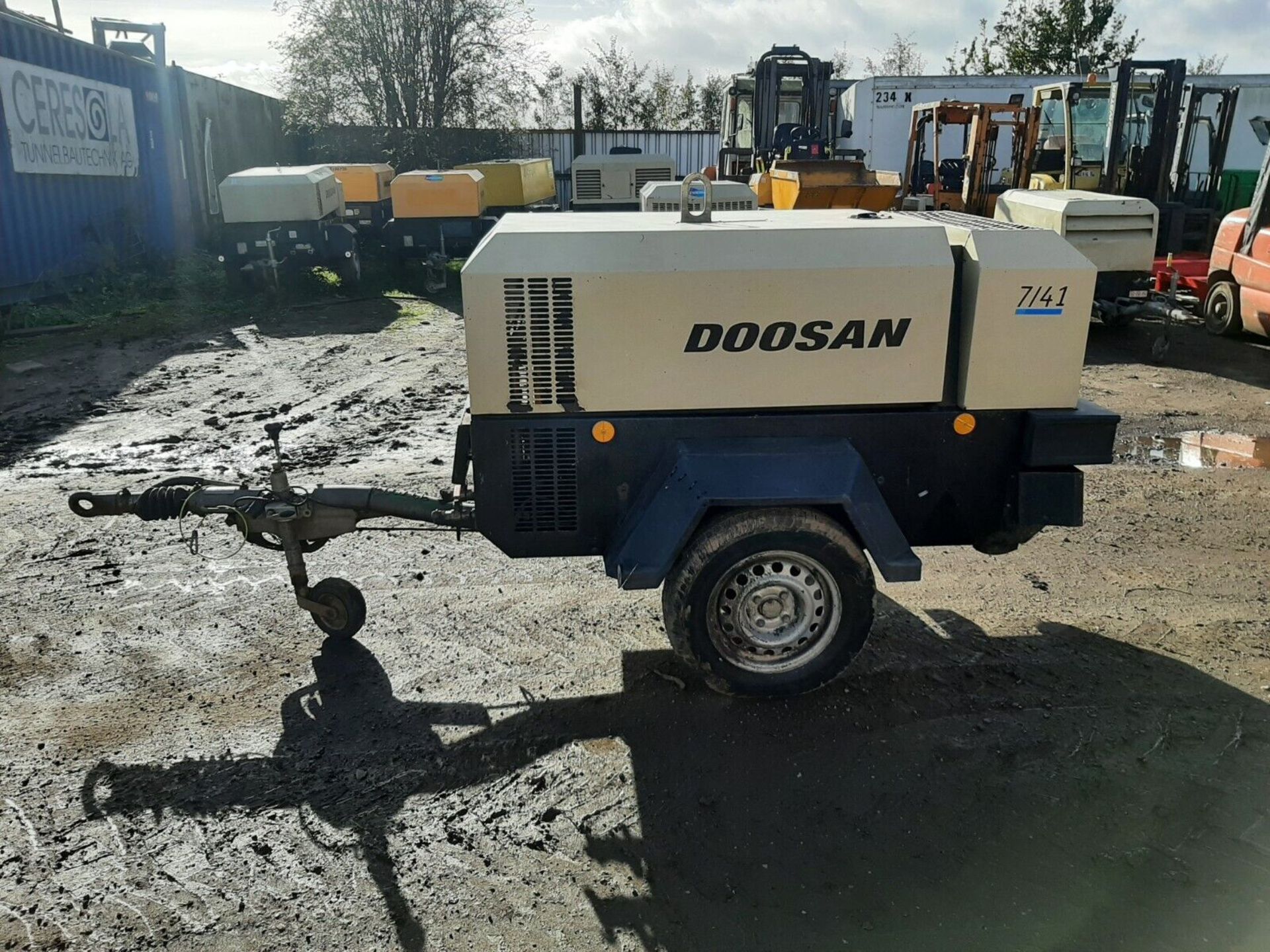 DOOSAN INGERSOLL RAND 7/41 DIESEL PORTABLE AIR COMPRESSOR - Image 2 of 8