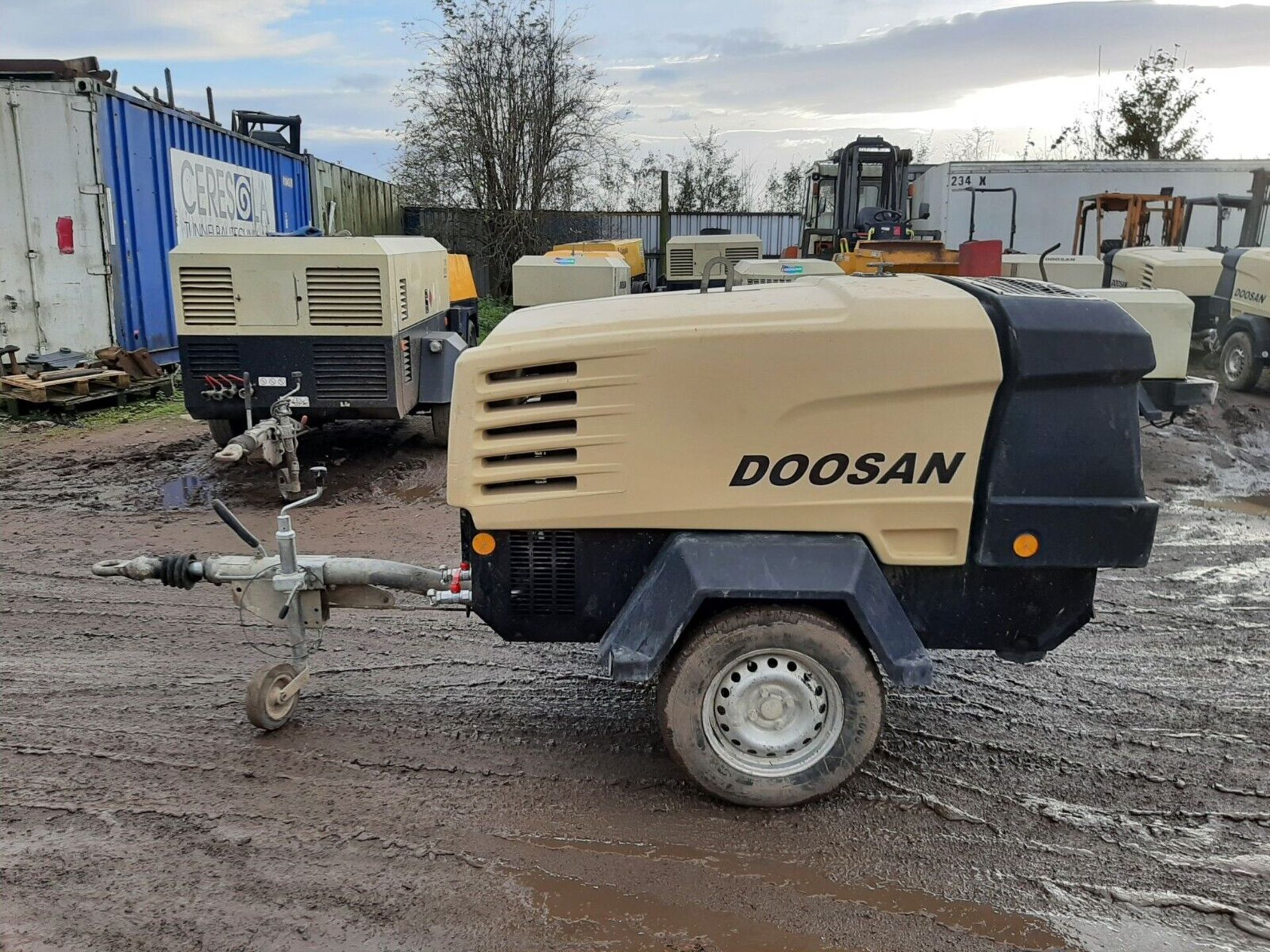 DOOSAN INGERSOLL RAND 7/41+ DIESEL PORTABLE AIR COMPRESSOR LOW HOURS