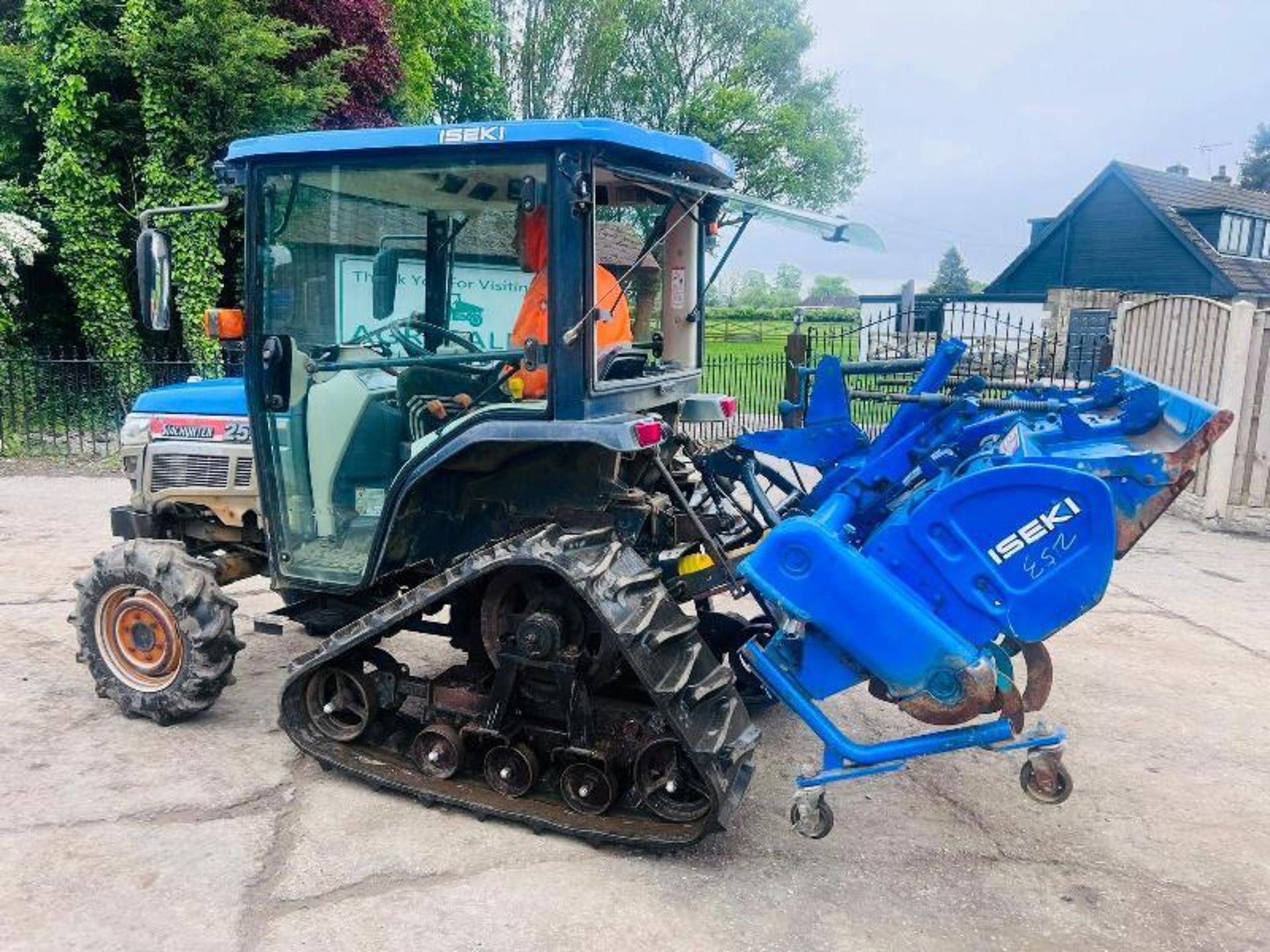 ISEKI TH253 HALF TRACK TRACTOR C/E REAR LINKAGE QUICK HITCH & ROTAVATOR - Image 4 of 15