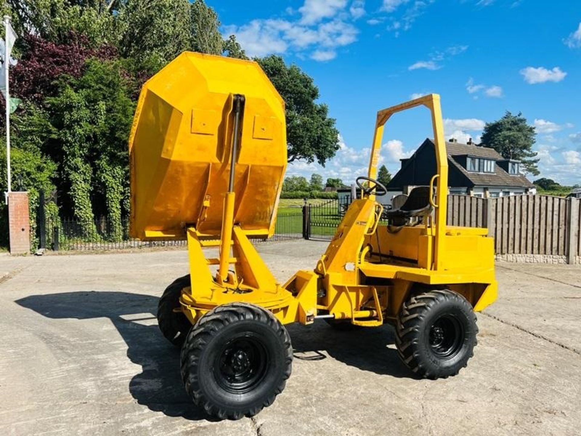 THWAITES 4WD SWIVEL TIP DUMPER C/W ROLE BAR - Image 11 of 15