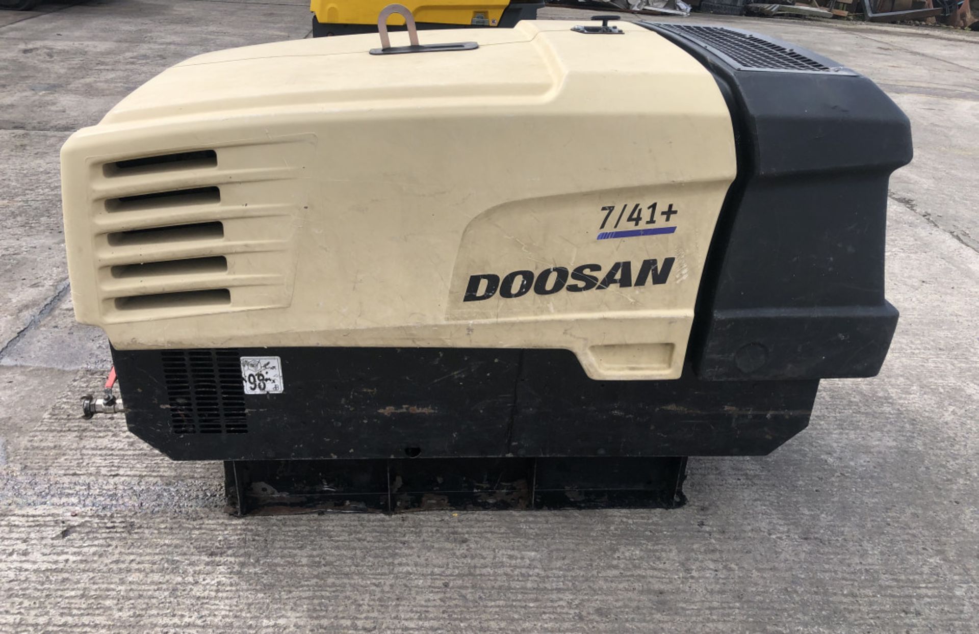 DOOSAN 741 +COMPRESSOR/GENERATOR