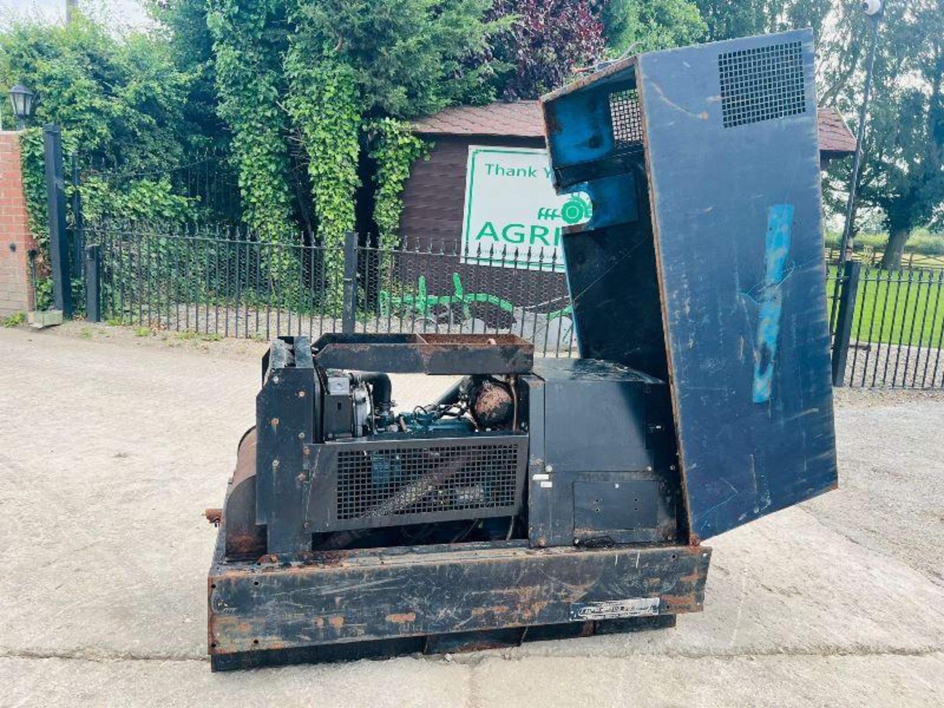 GENSET WELDER GENERATOR C/W KUBOTA 3 CYLINDER ENGINE