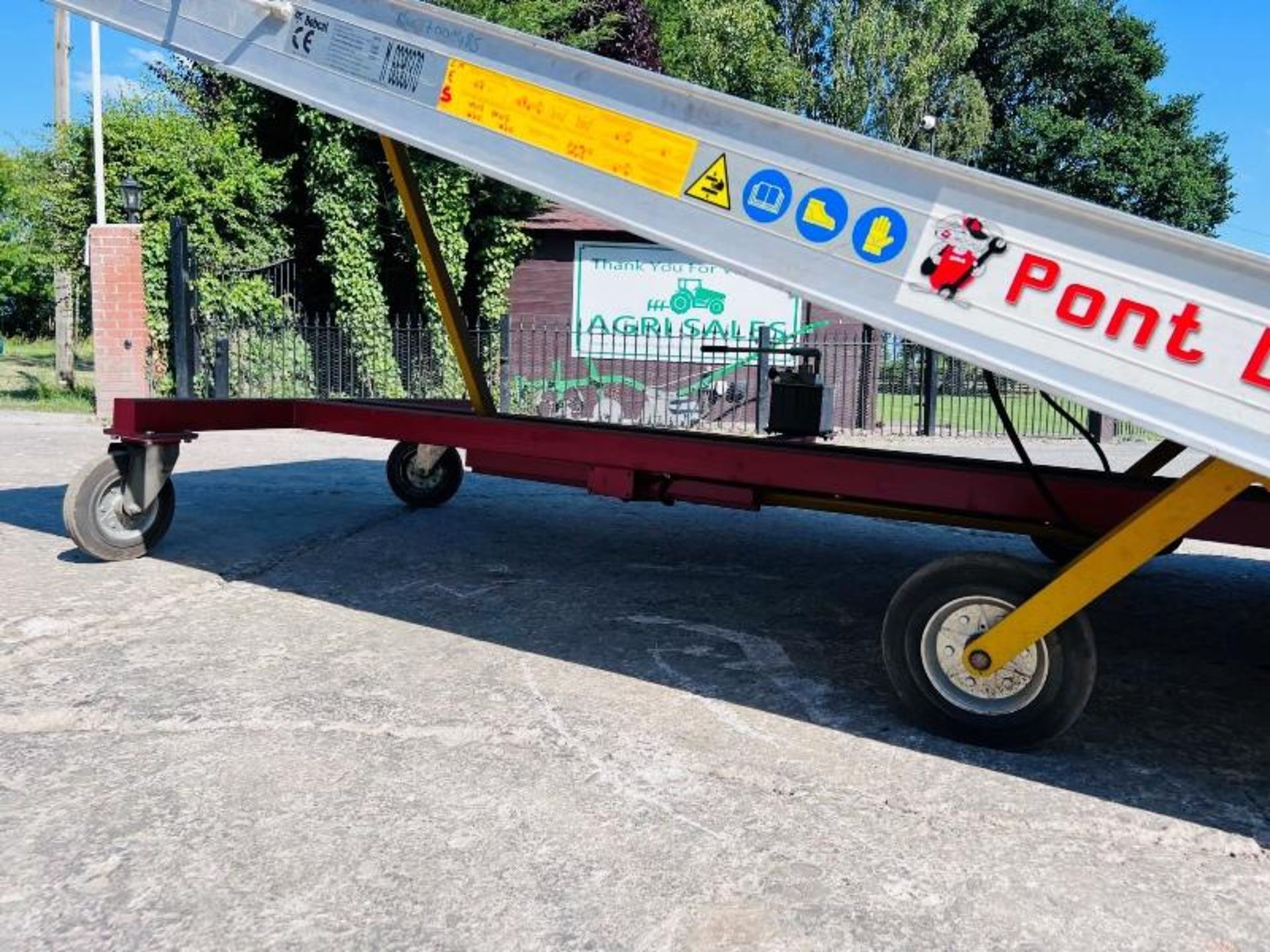 PORT LEVIS 10 TON MOBILE LOADING RAMP - Image 13 of 15