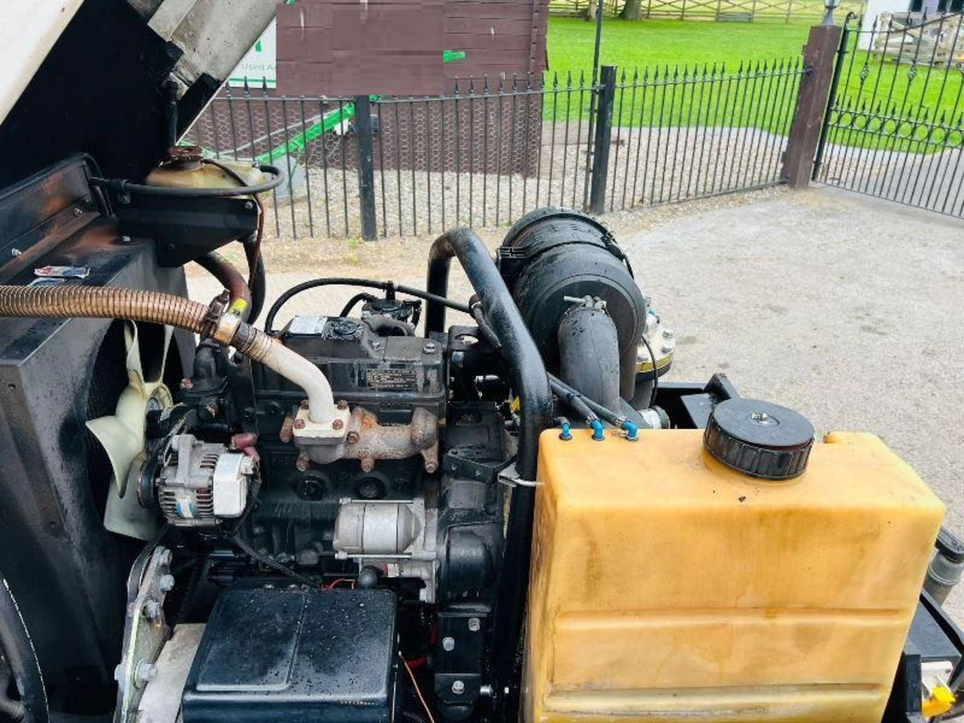 INGERSOL RAND DOOSAN SINGLE AXLE COMPRESSOR C/W YANMAR ENGINE - Image 6 of 18