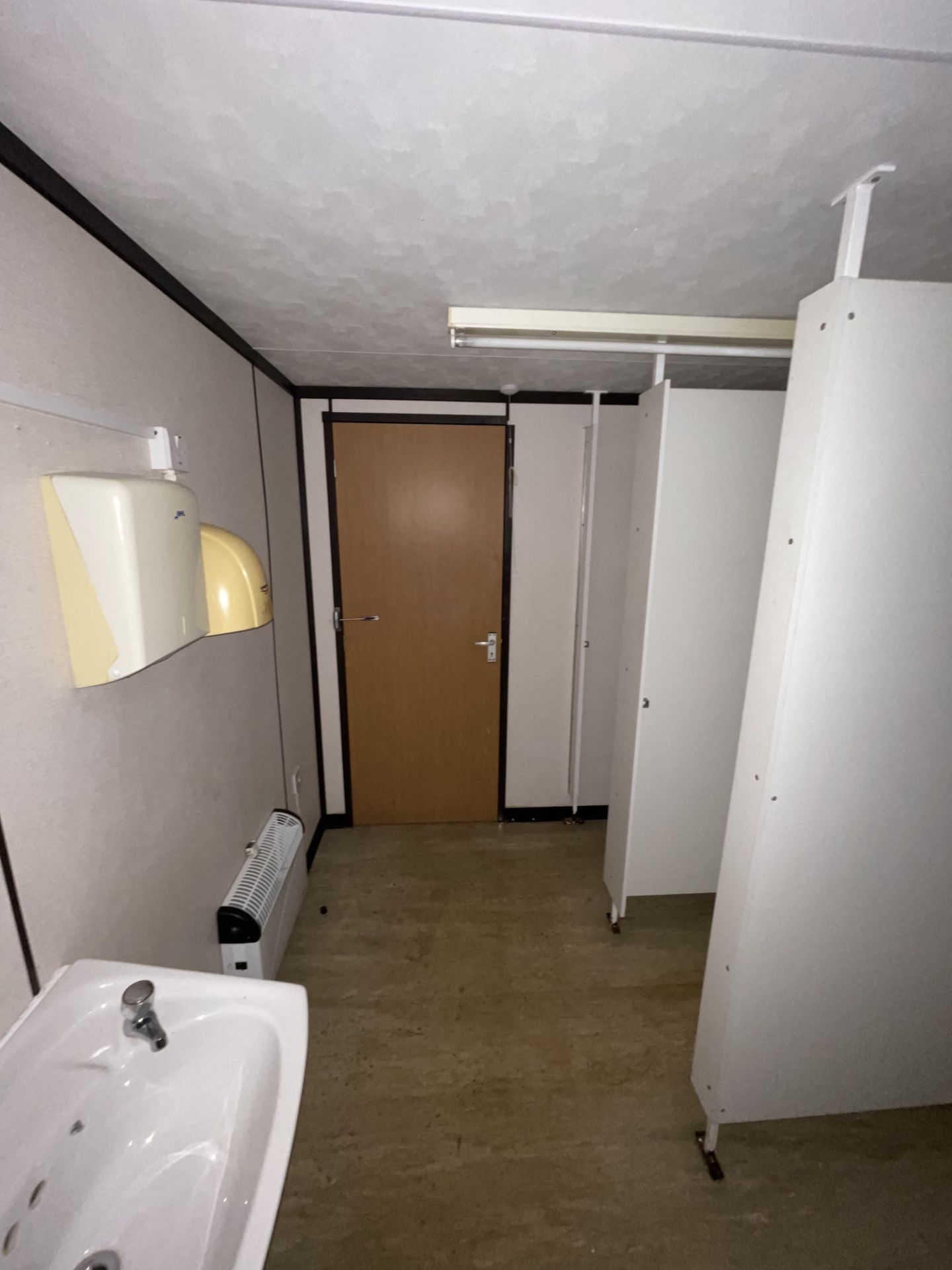 32 FOOT ANTI VANDAL SITE CABIN WELFARE UNIT TOILET. - Image 7 of 13