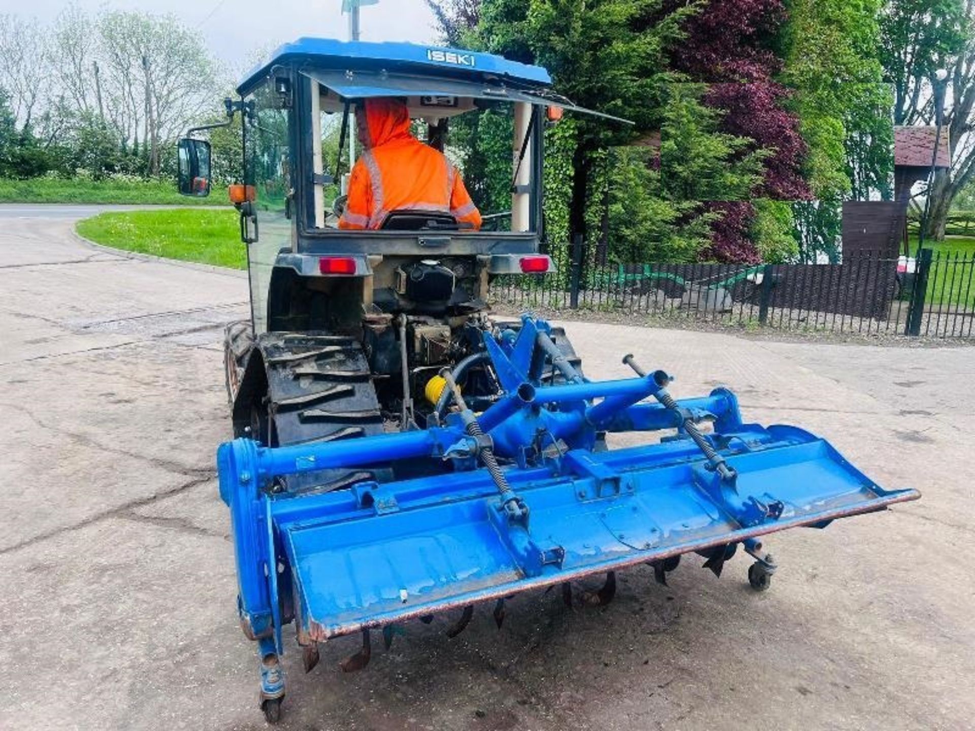 ISEKI TH253 HALF TRACK TRACTOR C/E REAR LINKAGE QUICK HITCH & ROTAVATOR - Image 8 of 15