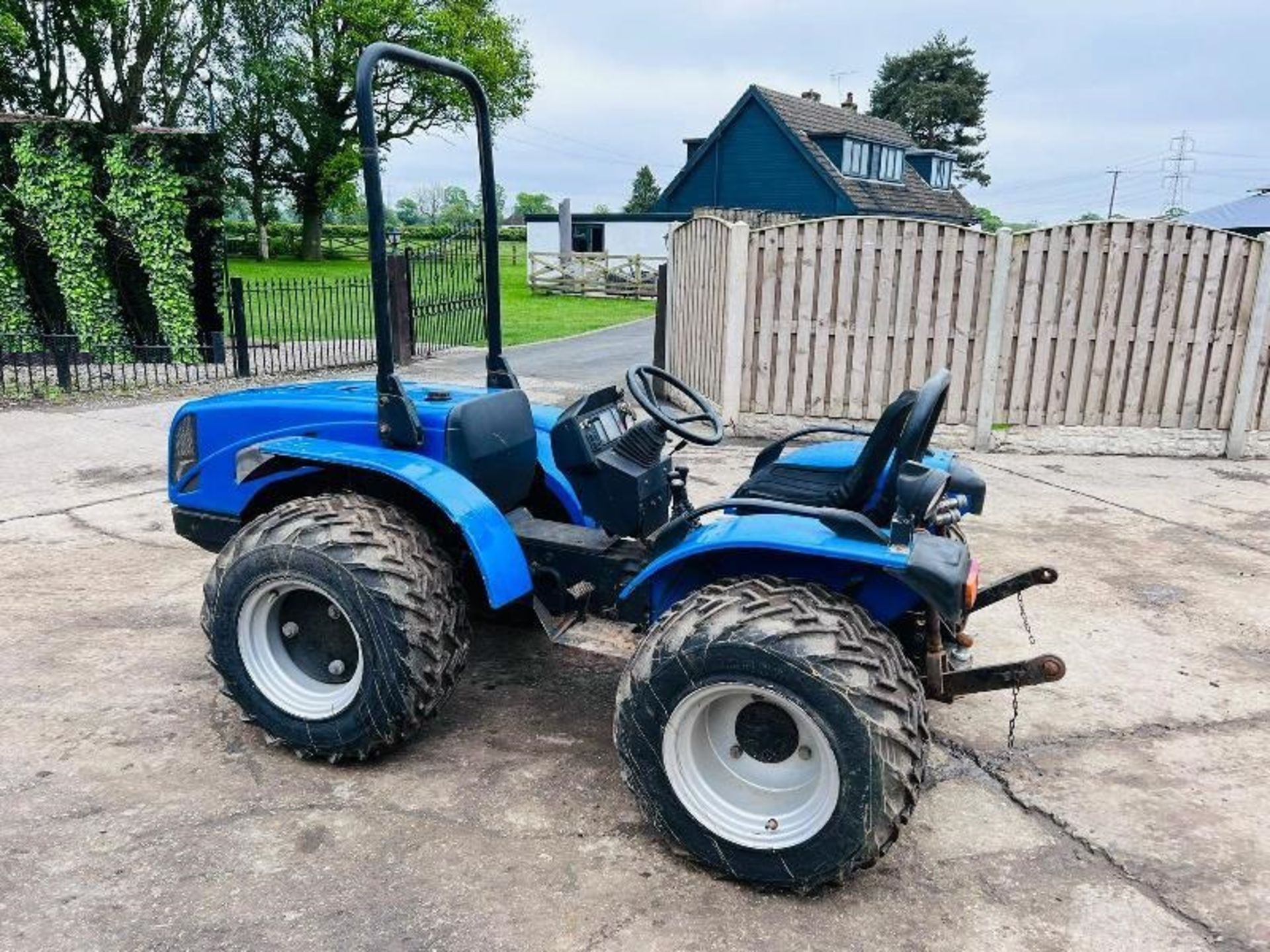 LANDINI 500LE 4WD COMPACT TRACTOR C/W FORWARDS AND REVERSE DUAL DRIVE - Image 7 of 24